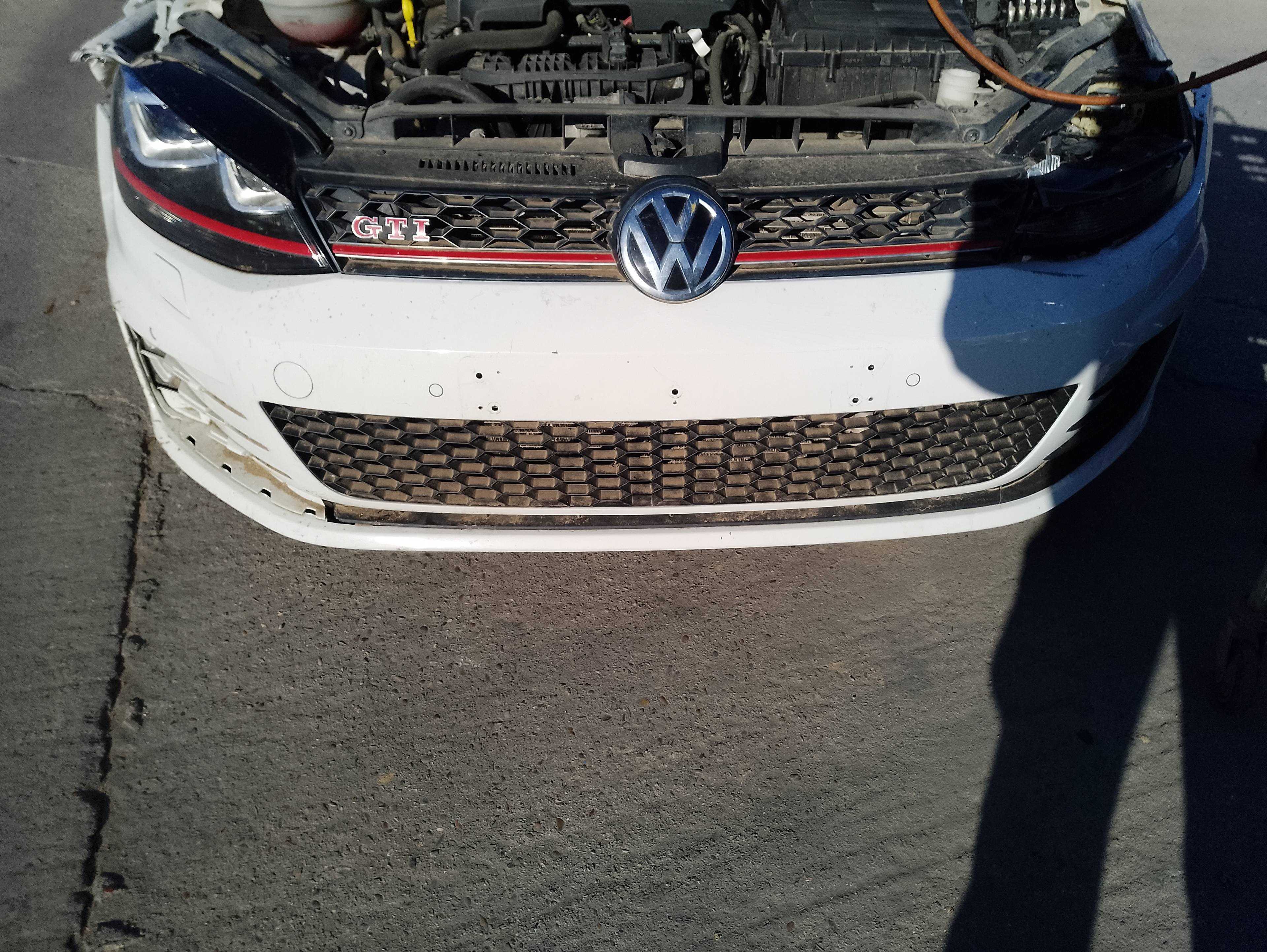 Recambio de paragolpes delantero para volkswagen golf vii lim. 2.0 tsi referencia OEM IAM   