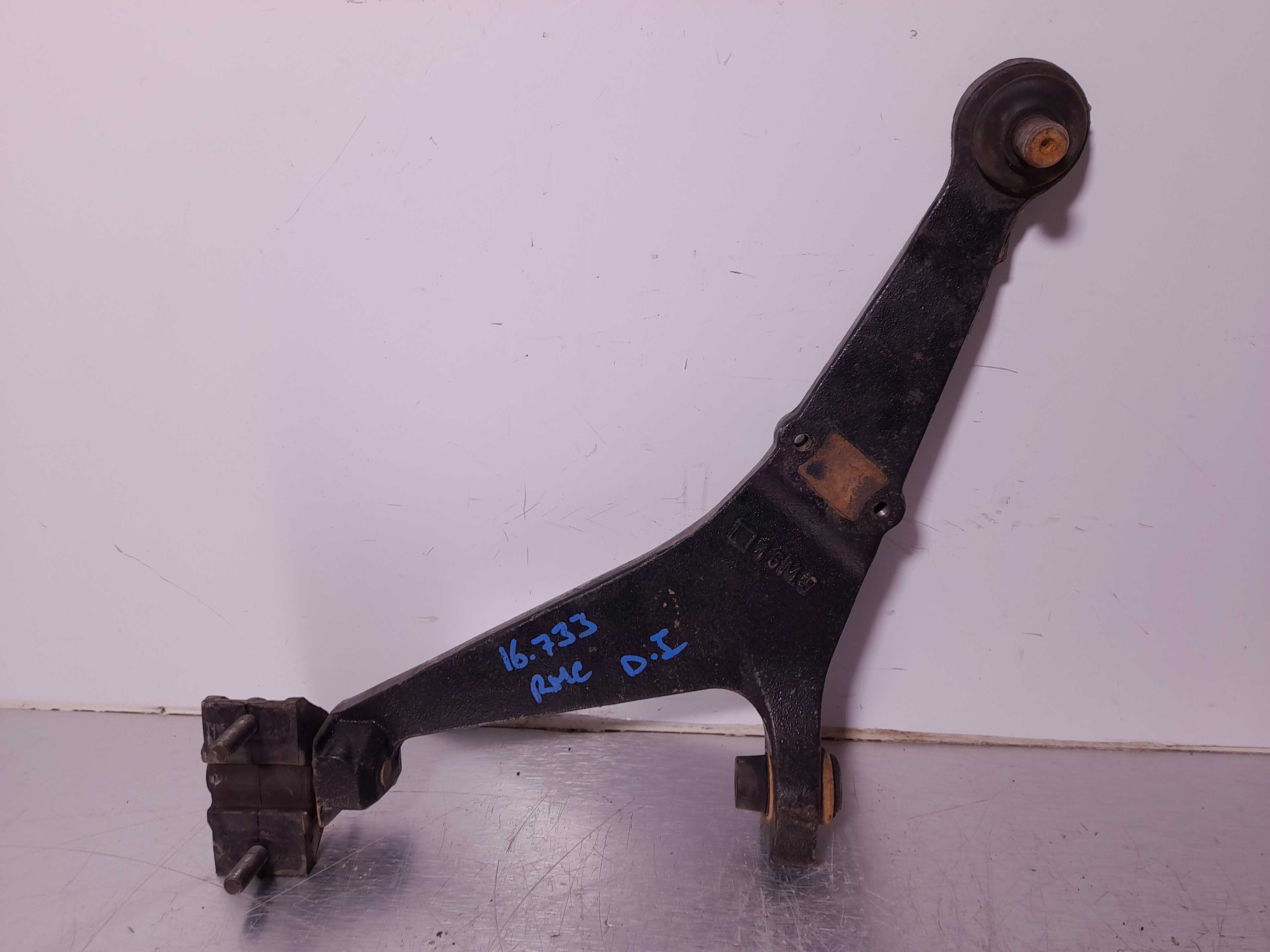 Recambio de brazo suspension inferior delantero izquierdo para citroën saxo 1.5 d seduction referencia OEM IAM   