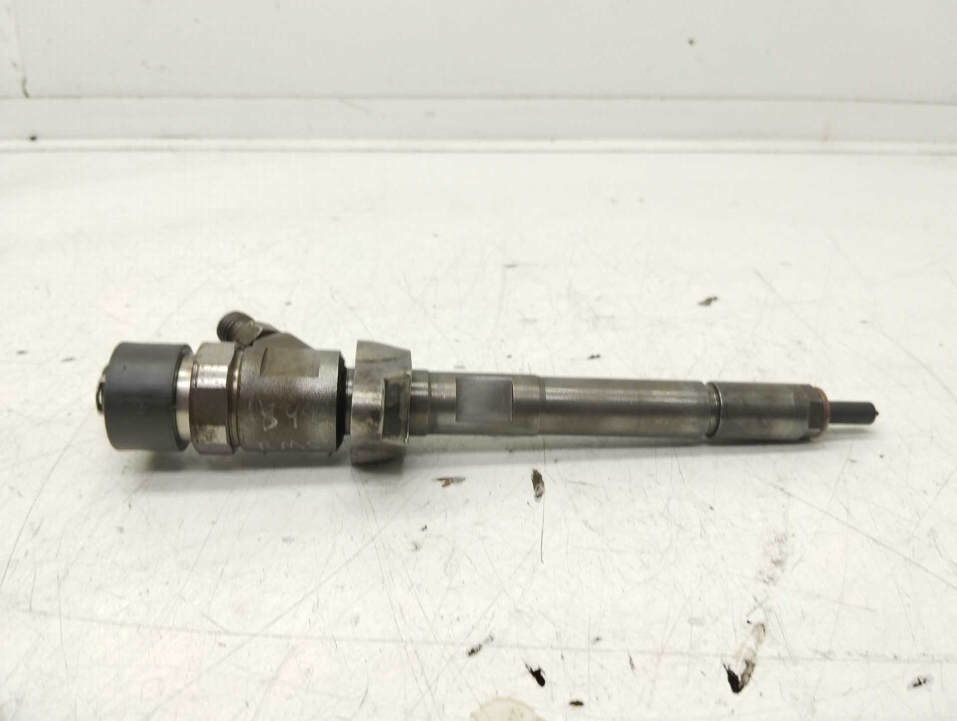 Recambio de inyector para ford focus berlina (cap) 1.6 tdci cat referencia OEM IAM 0445110234  