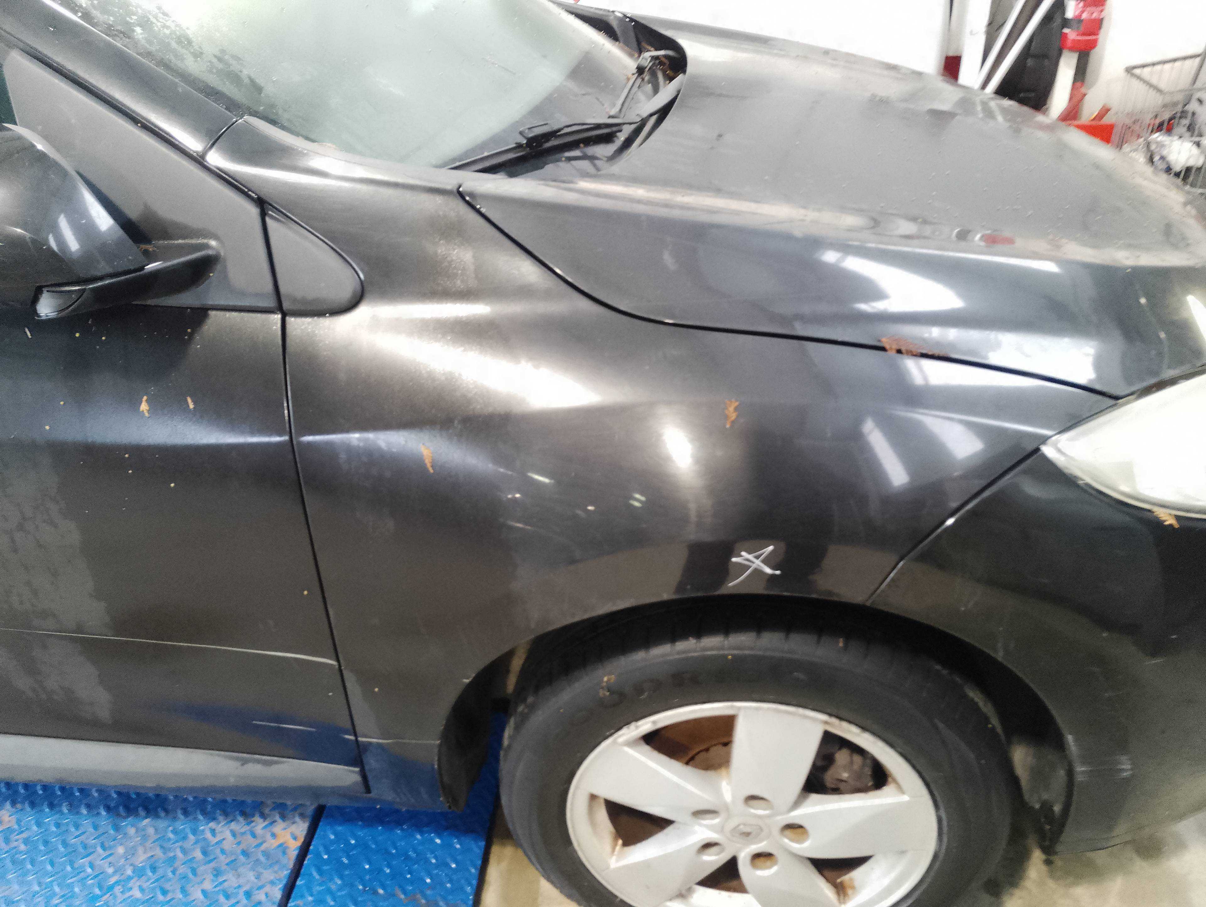 Recambio de aleta delantera derecha para renault megane iii berlina 5 p business referencia OEM IAM   