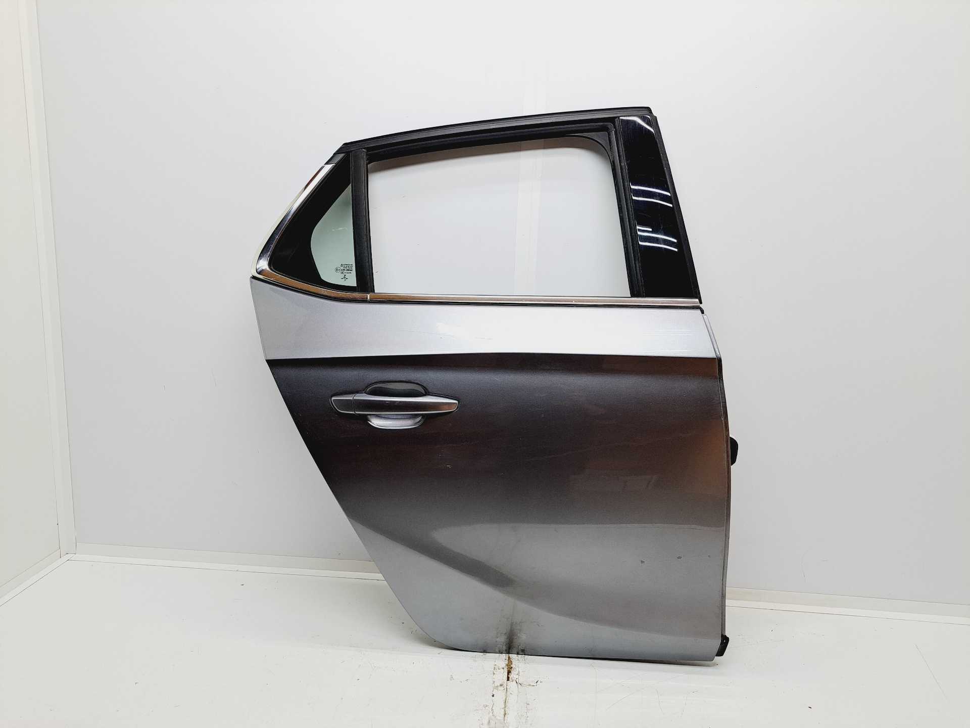 Recambio de puerta trasera derecha para opel corsa f edition referencia OEM IAM   
