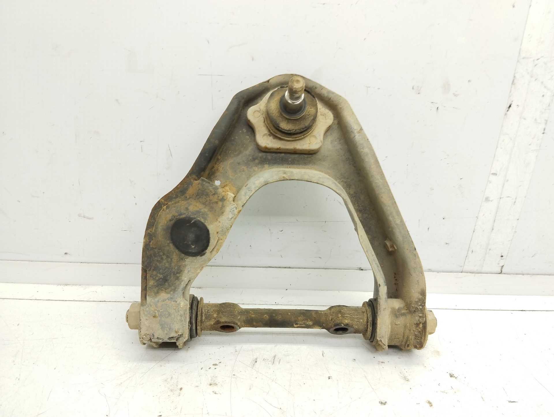 Recambio de brazo suspension superior delantero izquierdo para nissan terrano/terrano.ii (r20) aventura referencia OEM IAM   
