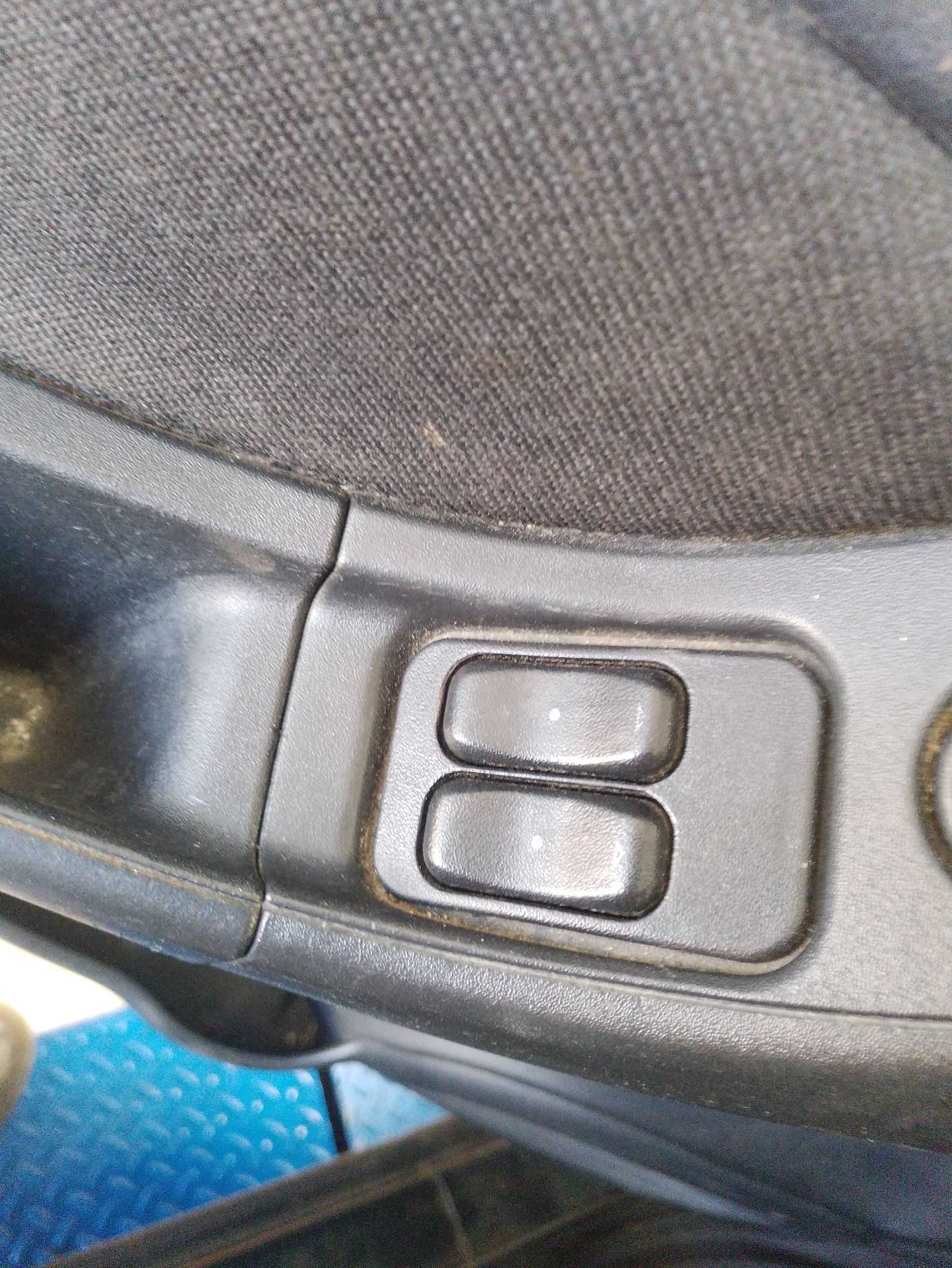 Recambio de mando elevalunas delantero izquierdo para opel zafira / zafira family b (a05) 1.8 (m75) referencia OEM IAM 9100301  