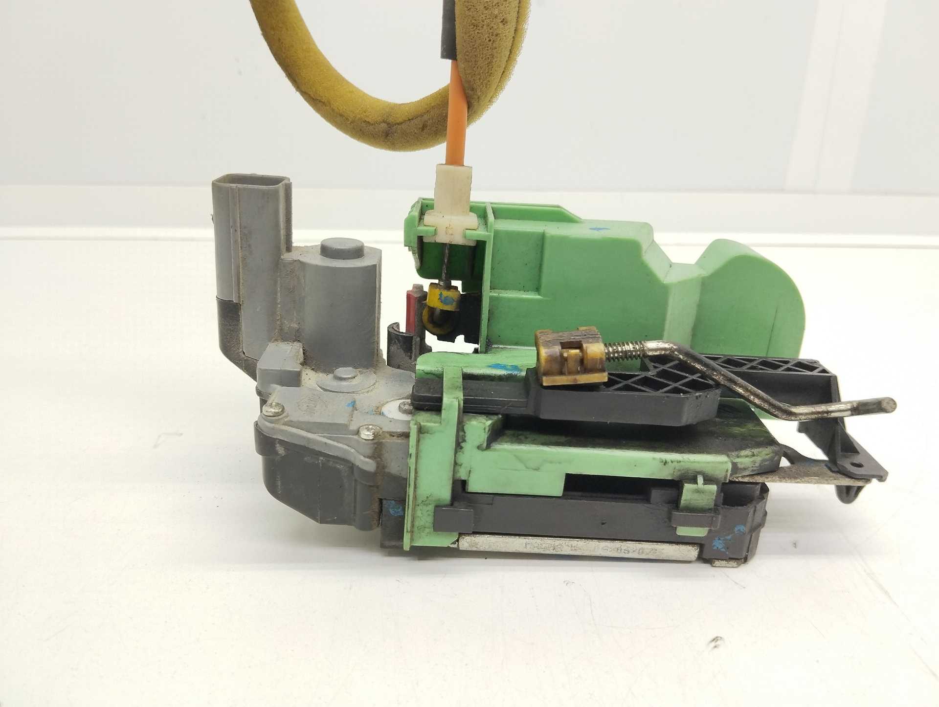 Recambio de cerradura puerta trasera izquierda para fiat linea (110) 1.3 16v jtd cat referencia OEM IAM   