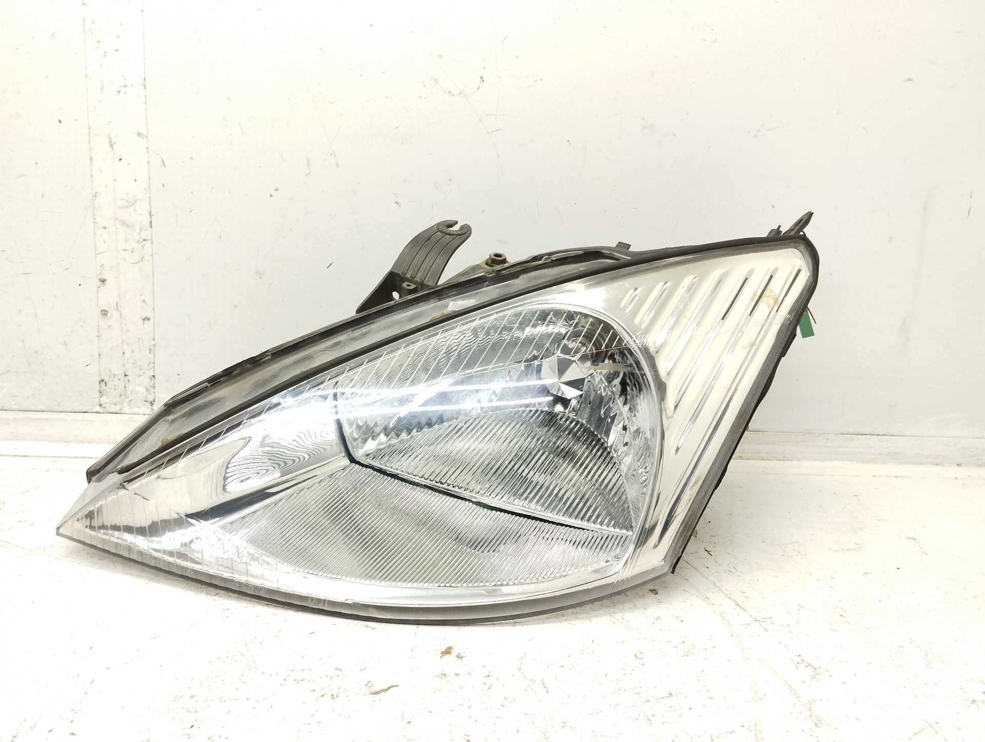 Recambio de faro izquierdo para ford focus berlina (cak) ghia referencia OEM IAM 304311144L1  