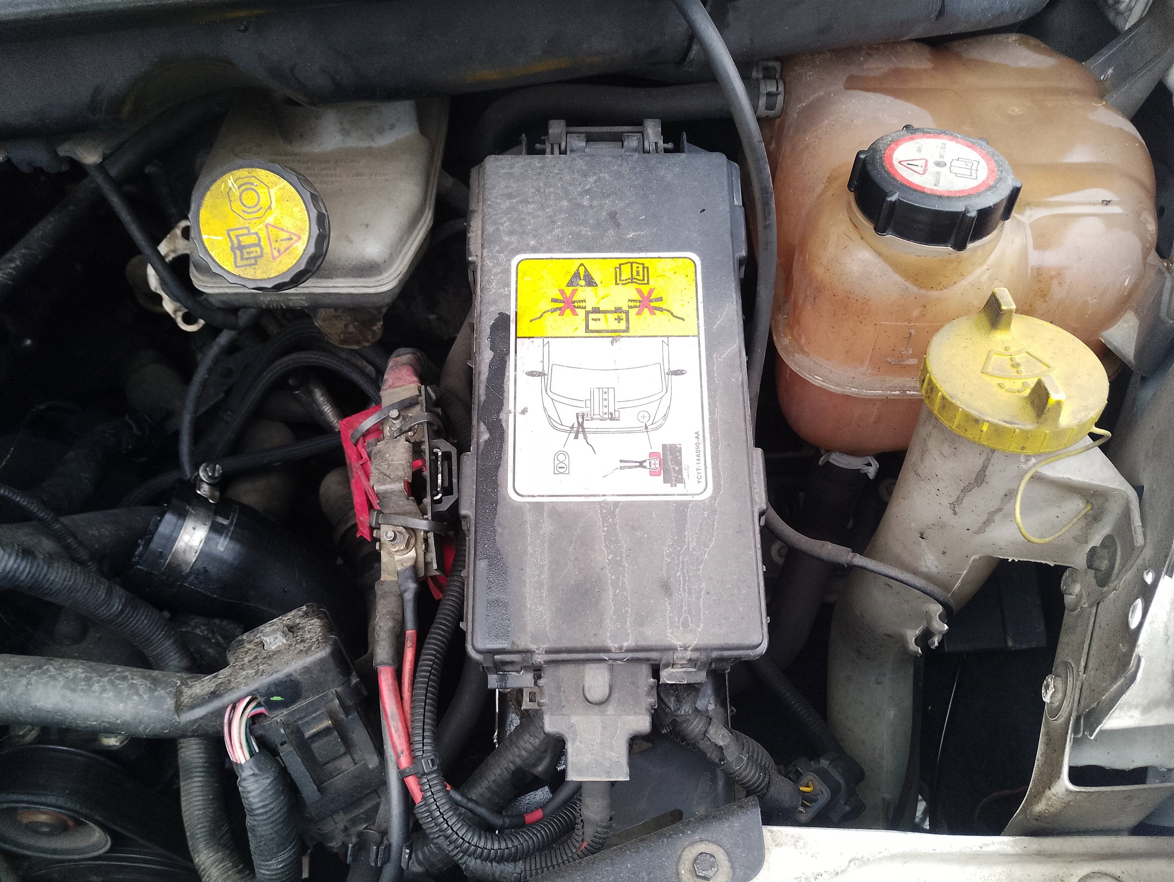Recambio de caja reles / fusibles para ford transit mod. 2000 bus referencia OEM IAM   