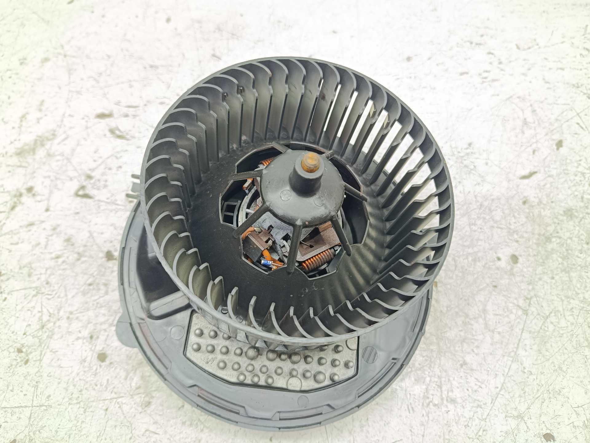 Recambio de motor calefaccion para volkswagen t-roc advance r-line referencia OEM IAM 5Q1819021H MT78709C 