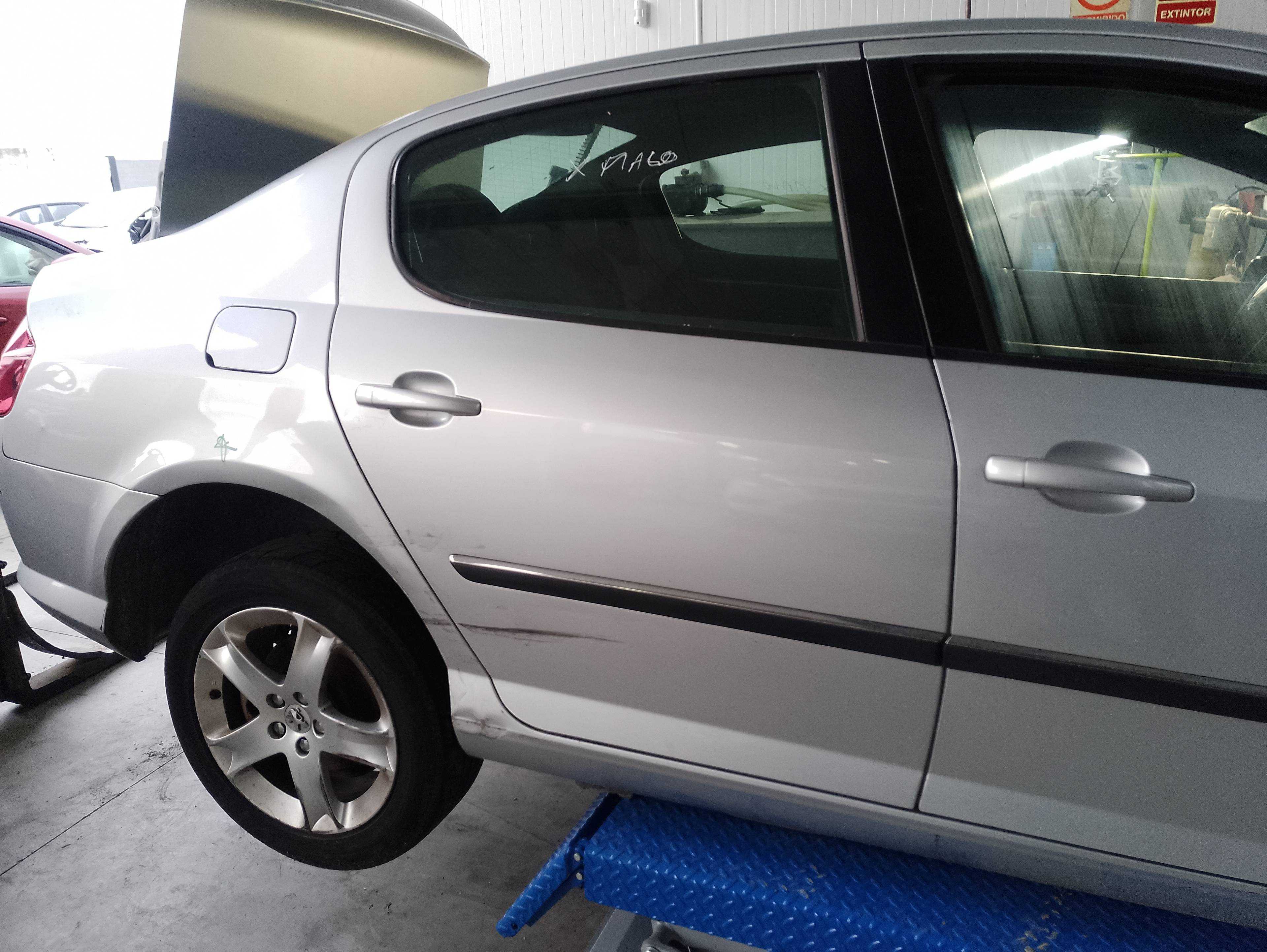 Recambio de puerta trasera derecha para peugeot 407 st confort referencia OEM IAM   
