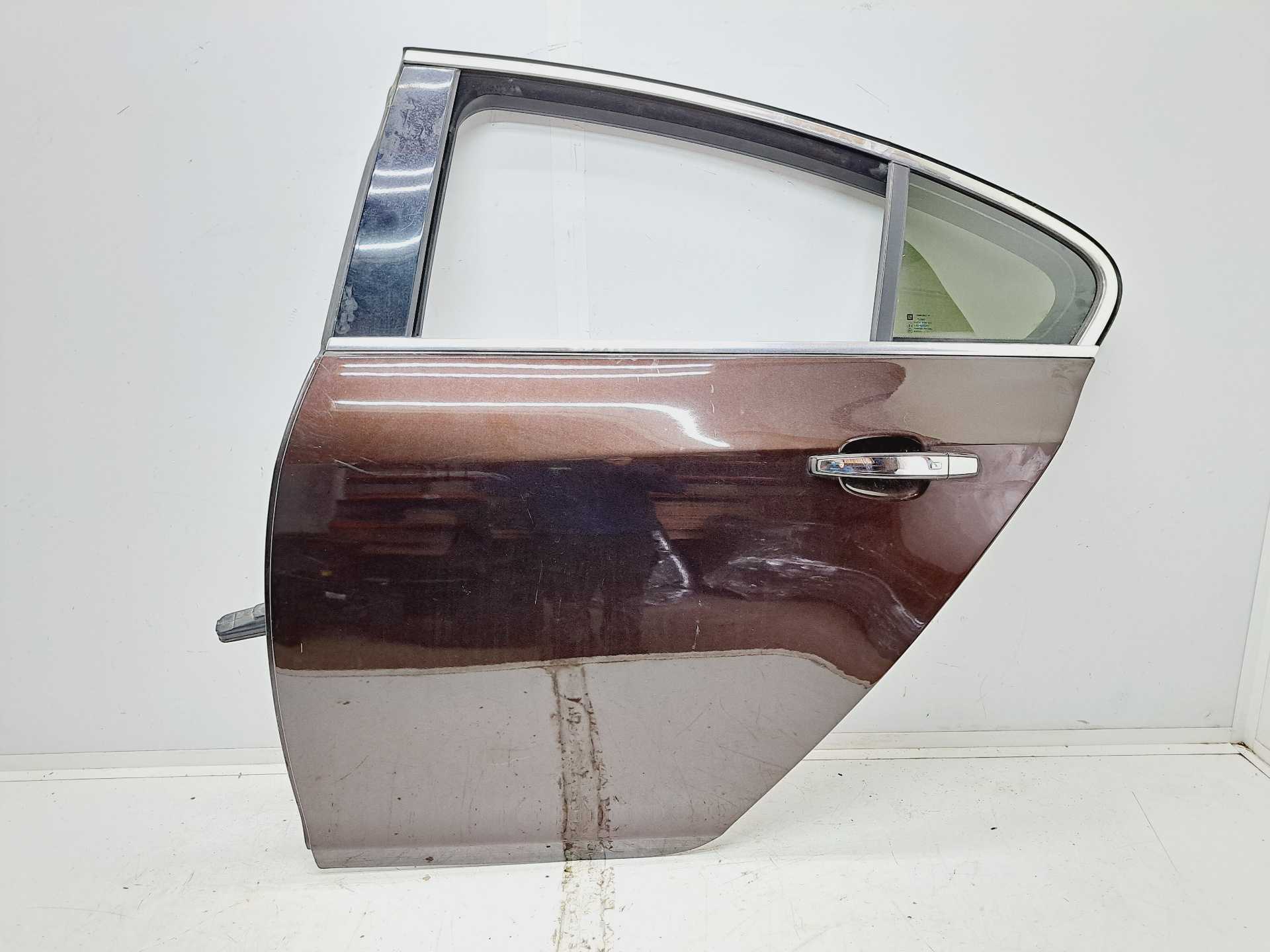 Recambio de puerta trasera izquierda para opel insignia berlina selective referencia OEM IAM  22796347 