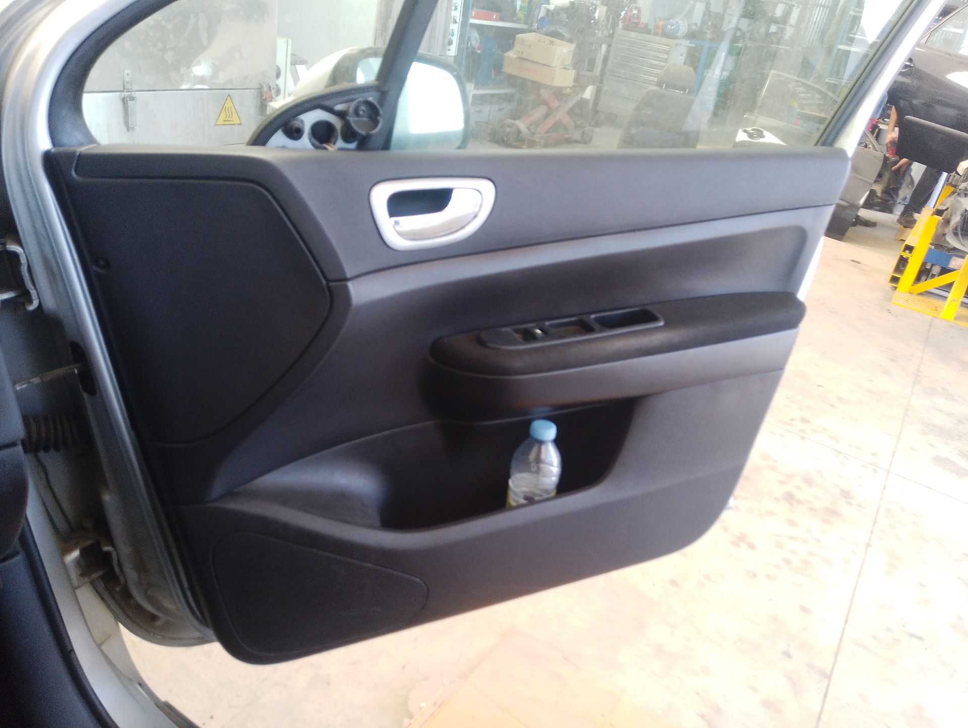 Recambio de guarnecido puerta delantera derecha para peugeot 307 break (3e) 2.0 hdi 110 referencia OEM IAM   