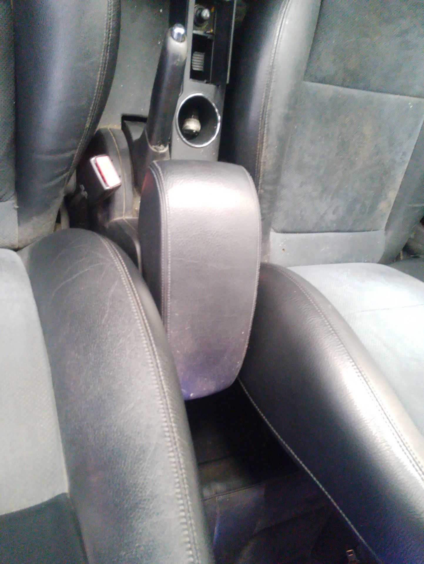 Recambio de apoyabrazos central para ford mondeo iii (b5y) 2.0 tdci referencia OEM IAM   