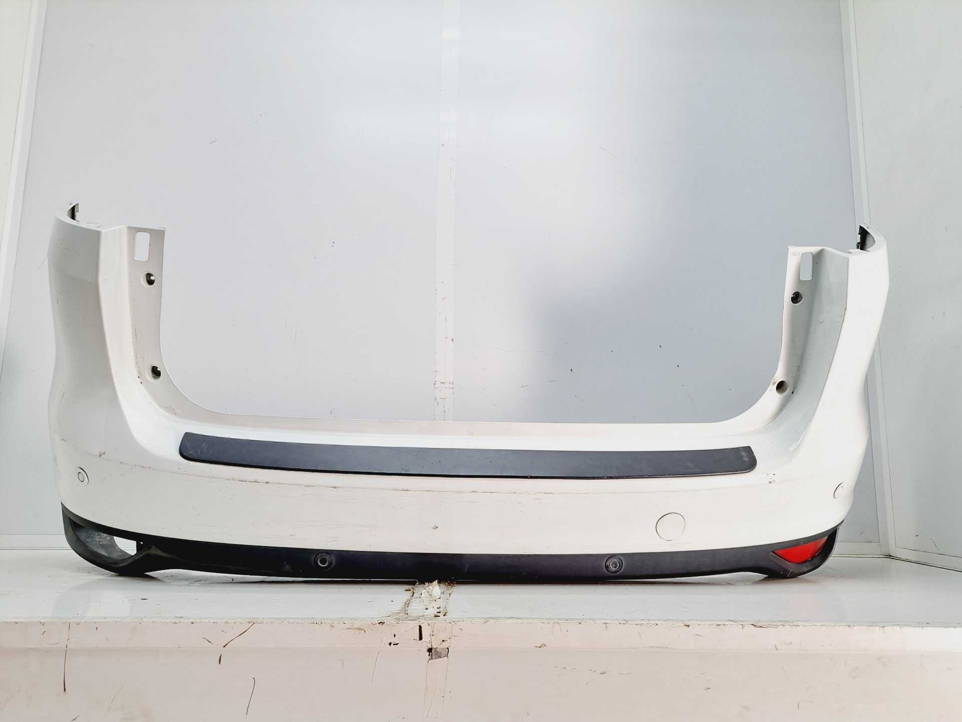 Recambio de paragolpes trasero para ford c-max titanium referencia OEM IAM AM51R17906AF AM5117862B 