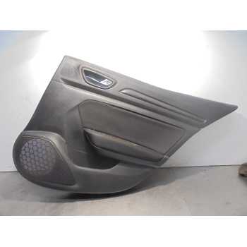 GUARNECIDO PUERTA TRASERA DERECHA 153001891 