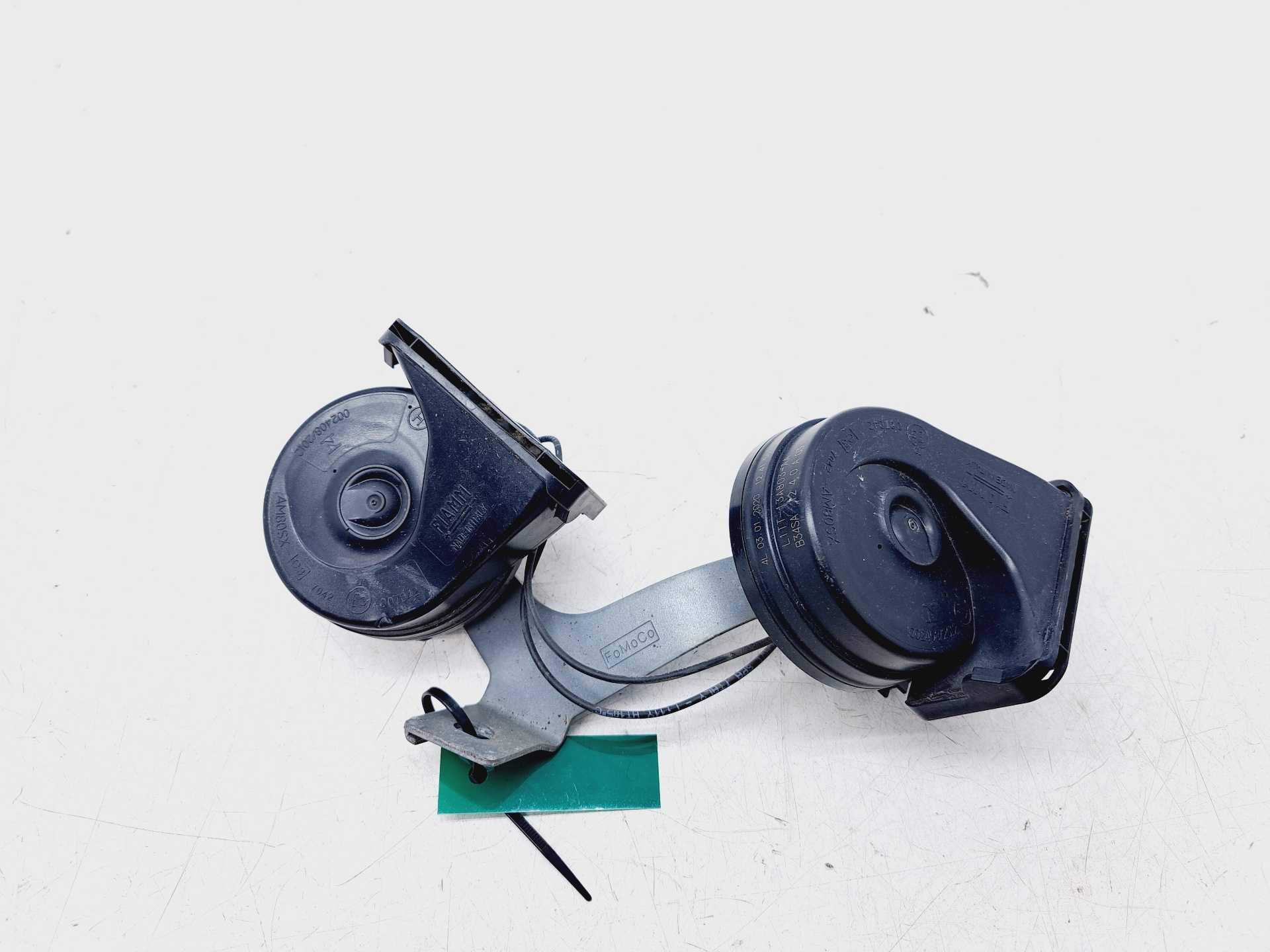 Recambio de claxon para ford puma hybrid st-line referencia OEM IAM L1TT13A803AA 2492401 
