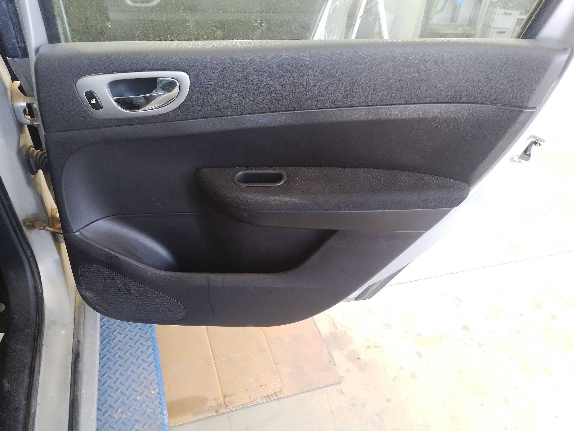 Recambio de guarnecido puerta trasera derecha para peugeot 307 break (3e) 2.0 hdi 110 referencia OEM IAM   