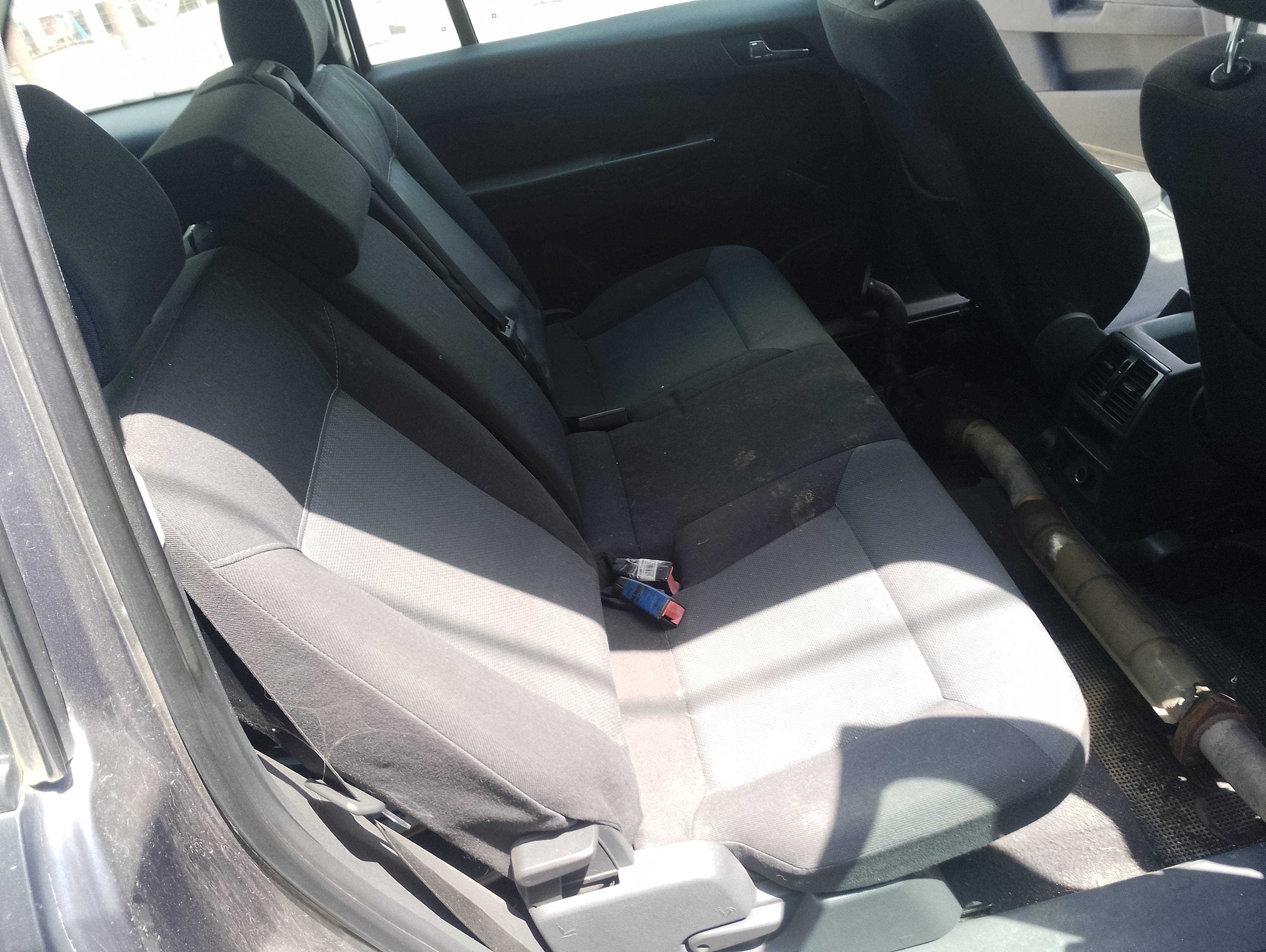 Recambio de asientos traseros para opel zafira b cosmo referencia OEM IAM   
