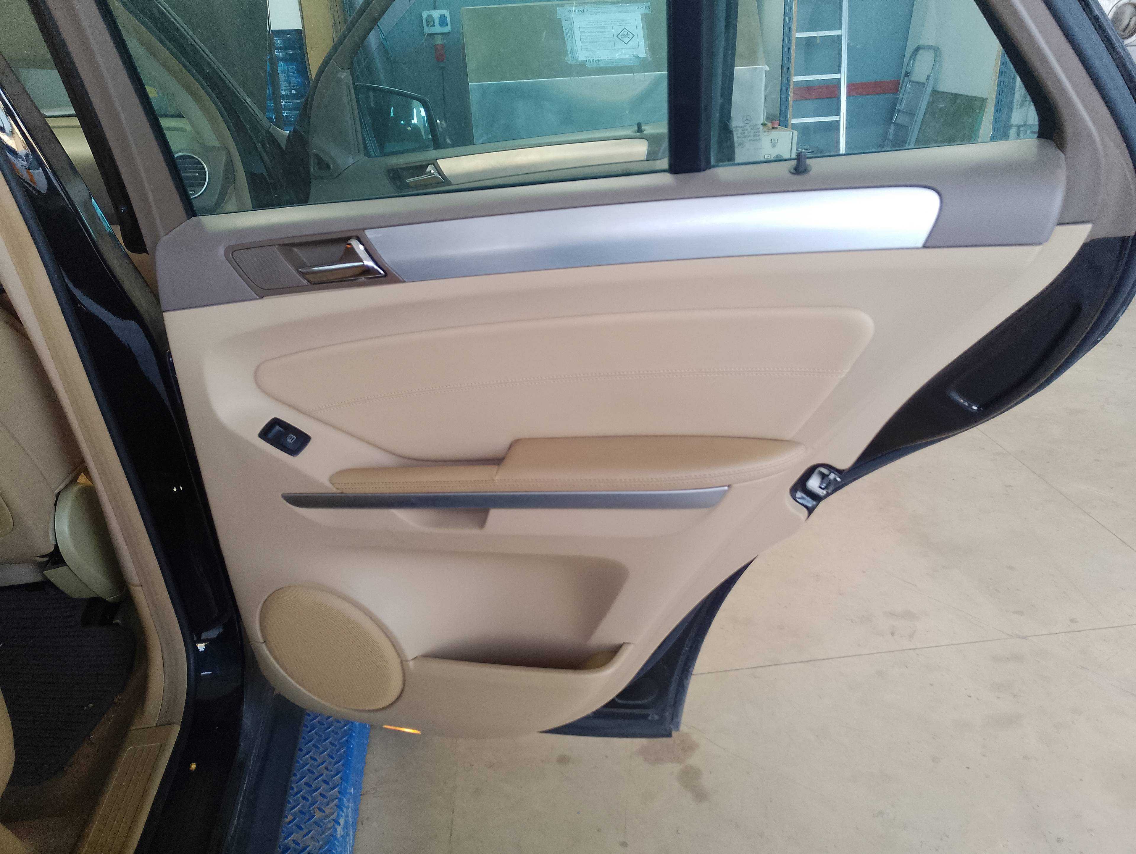 Recambio de guarnecido puerta trasera derecha para mercedes-benz clase gl (x164) 350 bluetec (164.824) referencia OEM IAM   