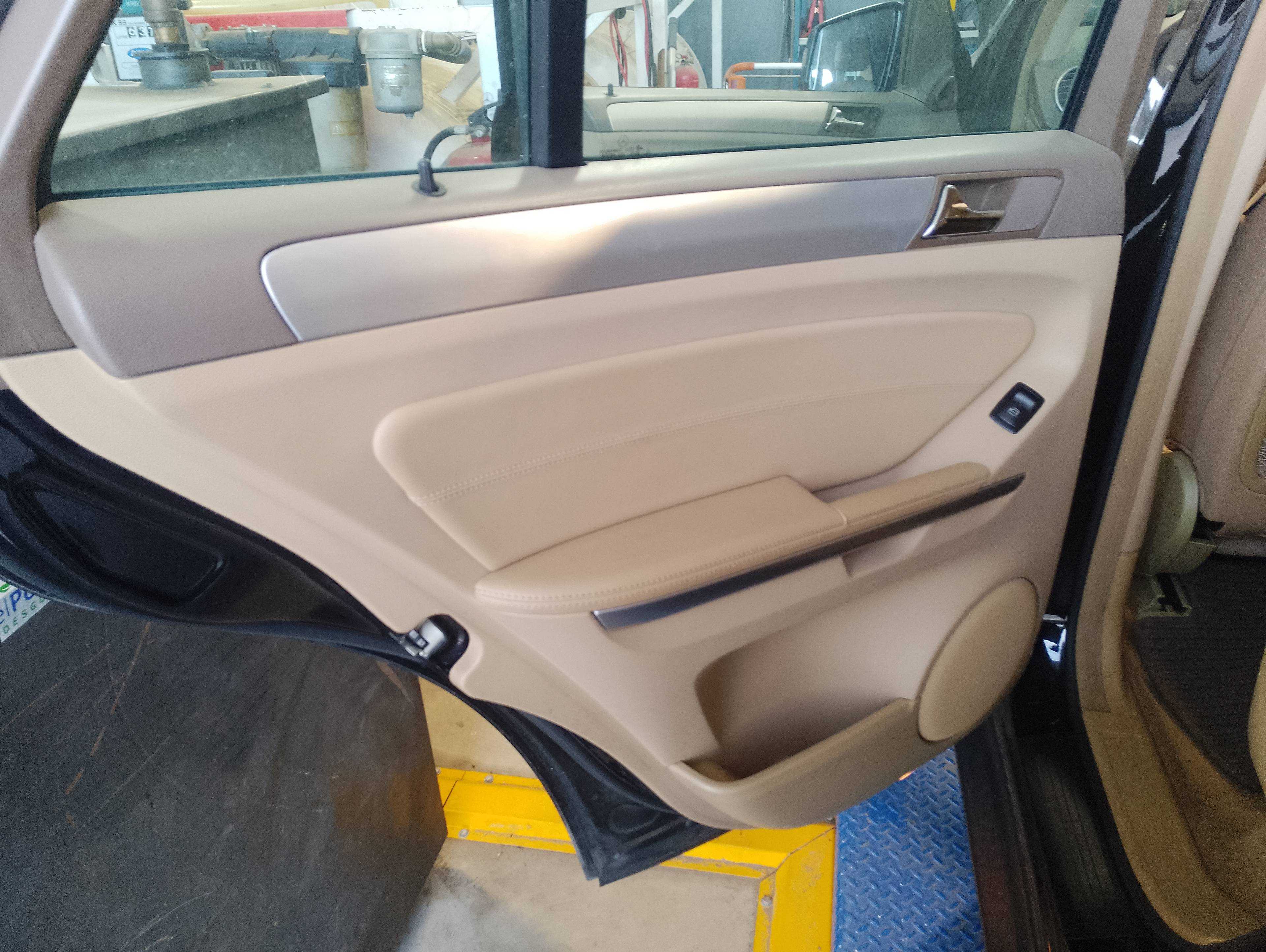 Recambio de guarnecido puerta trasera izquierda para mercedes-benz clase gl (x164) 350 bluetec (164.824) referencia OEM IAM   