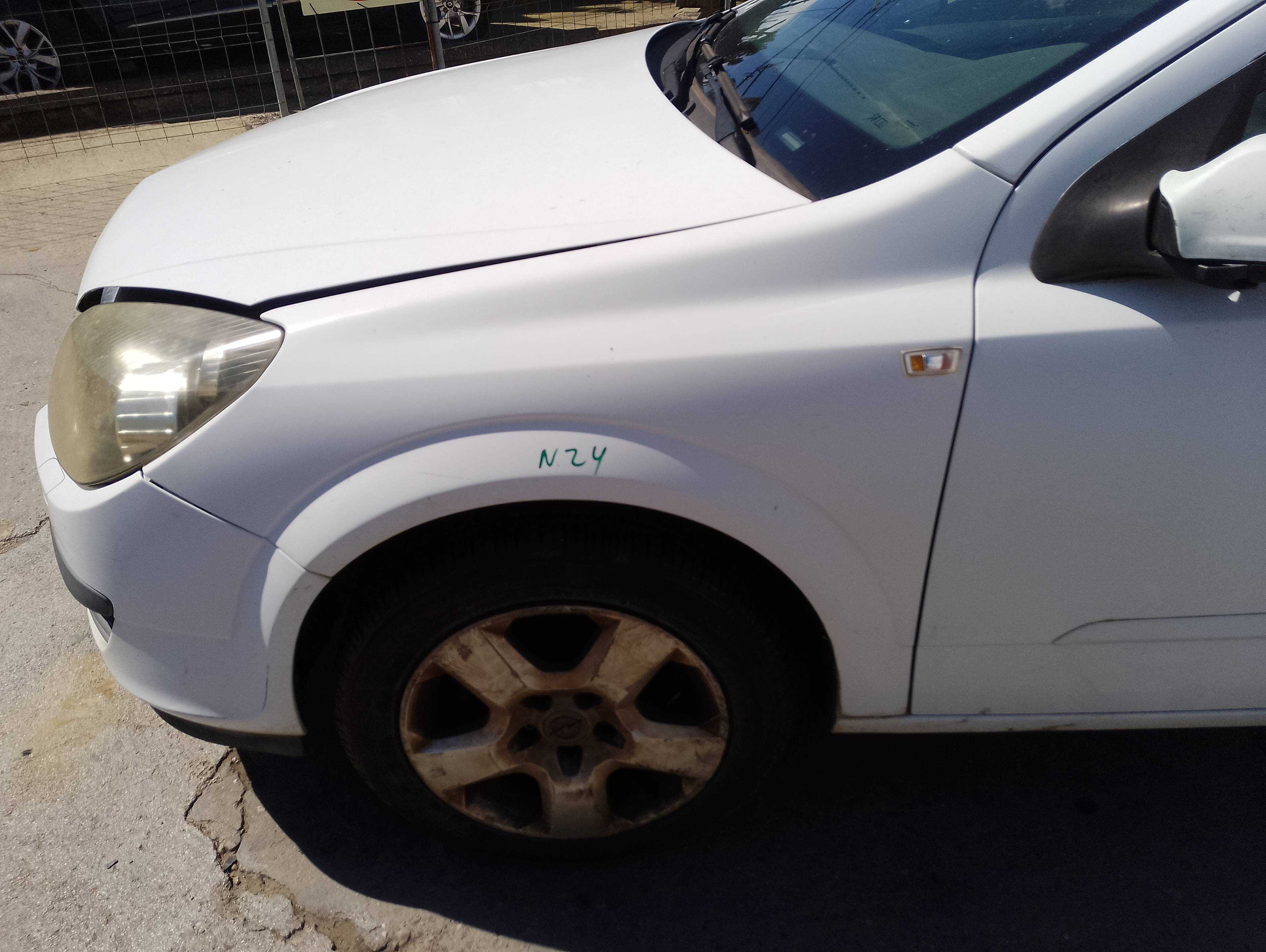 Recambio de aleta delantera izquierda para opel astra h berlina cosmo referencia OEM IAM   