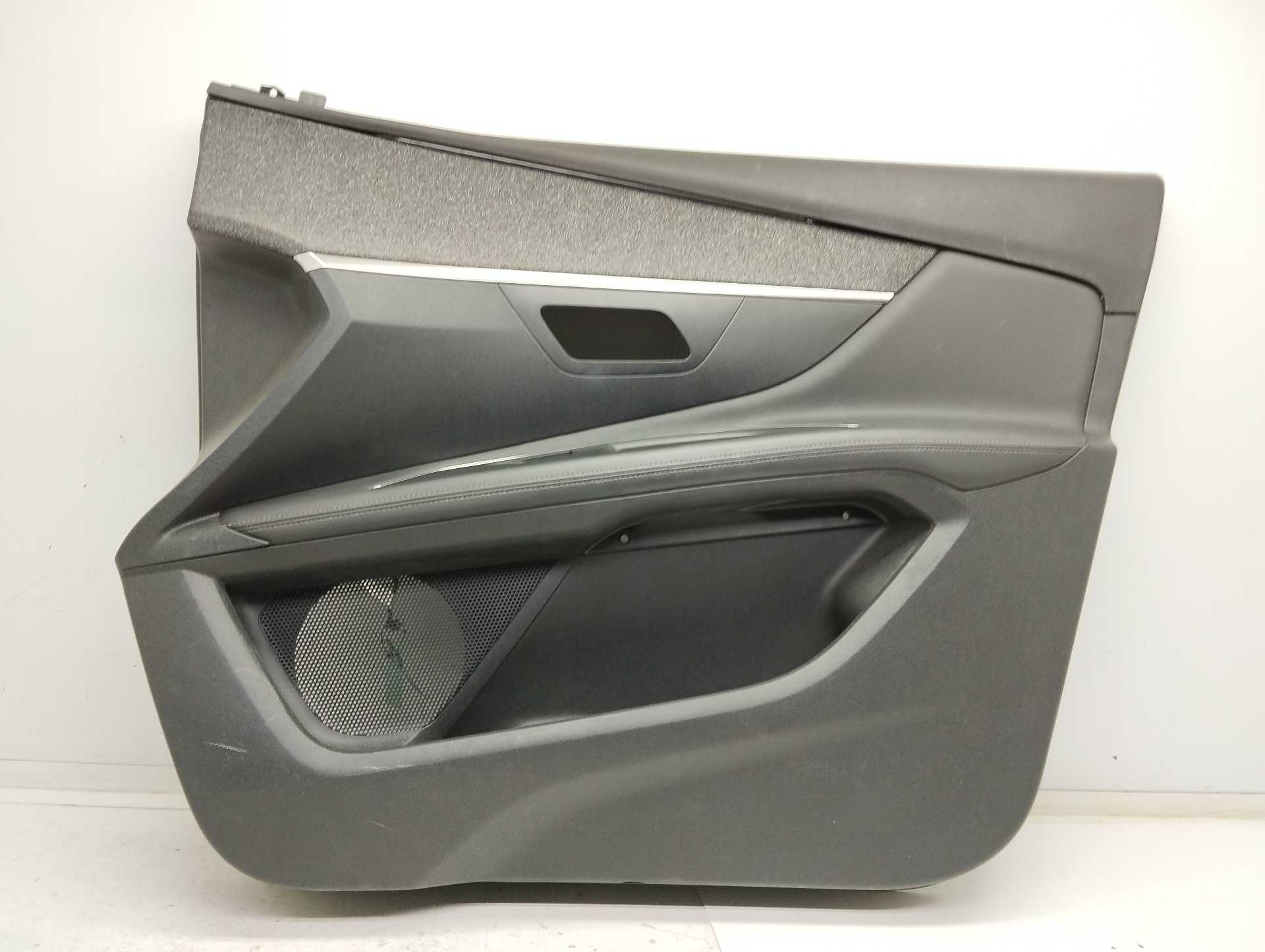 Recambio de guarnecido puerta delantera derecha para peugeot 3008 active referencia OEM IAM 9810511477  