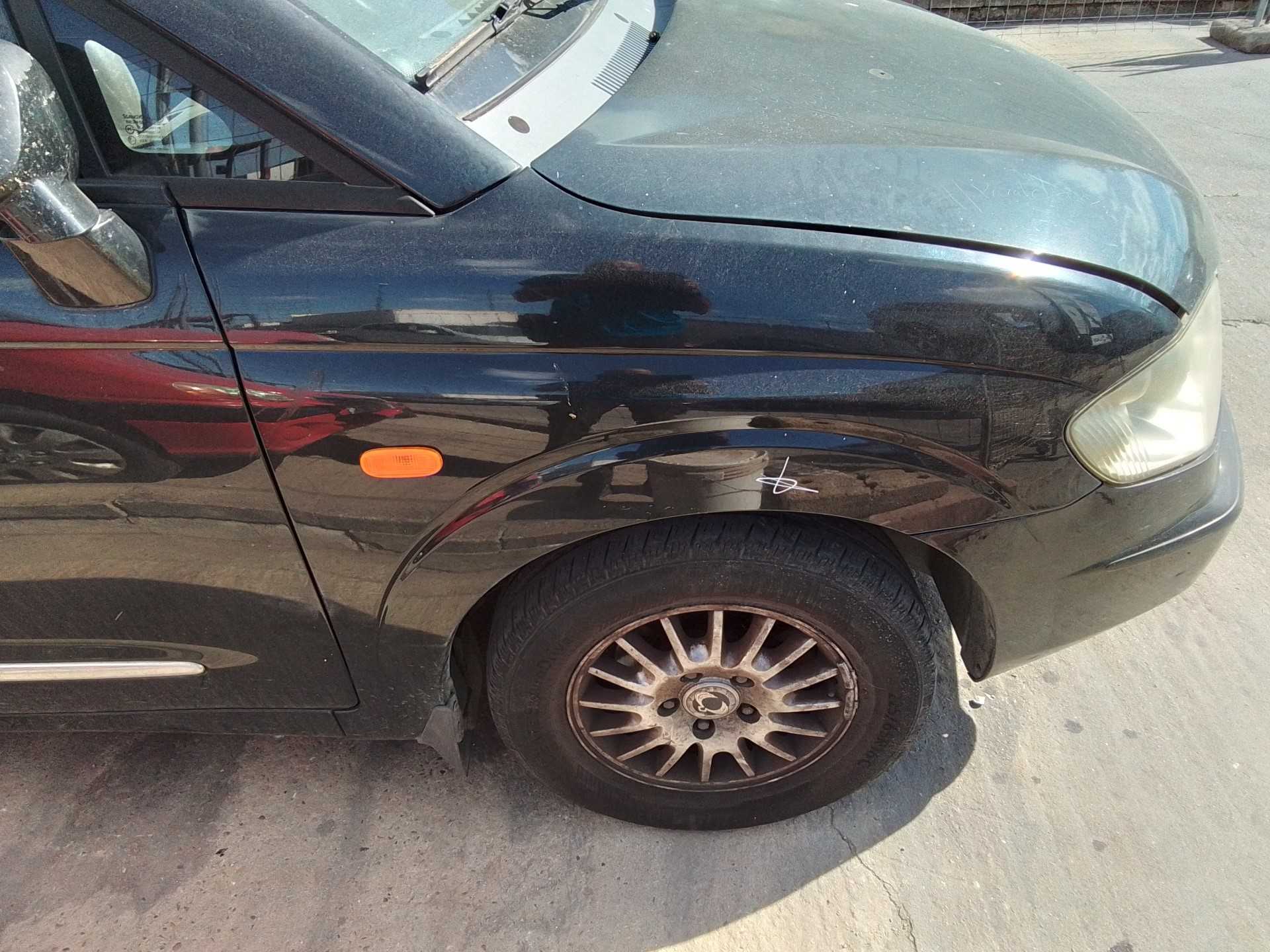 Recambio de aleta delantera derecha para ssangyong rodius xdi referencia OEM IAM   