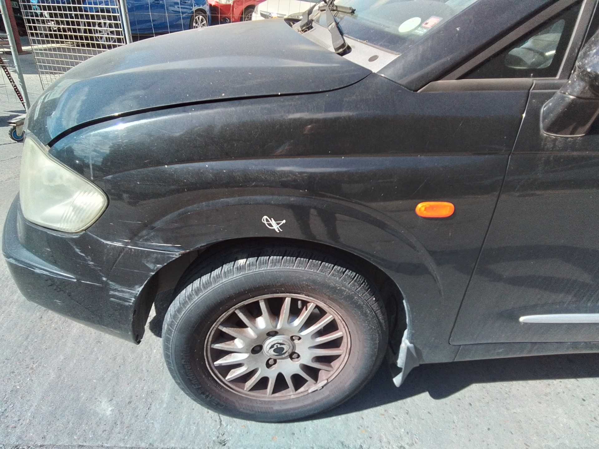 Recambio de aleta delantera izquierda para ssangyong rodius xdi referencia OEM IAM   