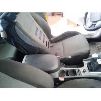 ASIENTO DELANTERO IZQUIERDO 