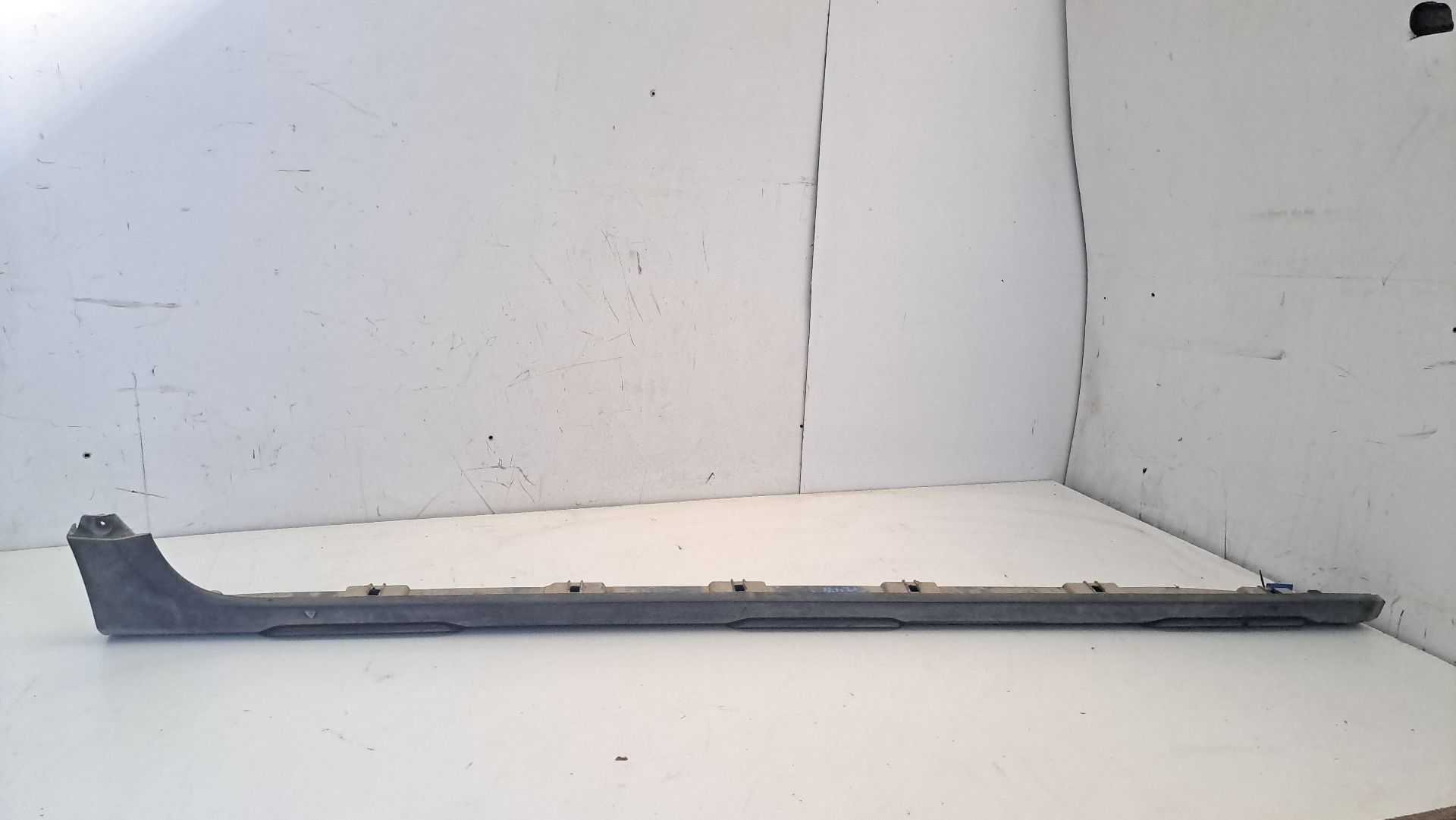 Recambio de faldon lateral para dacia sandero iii essential referencia OEM IAM 764269731r  
