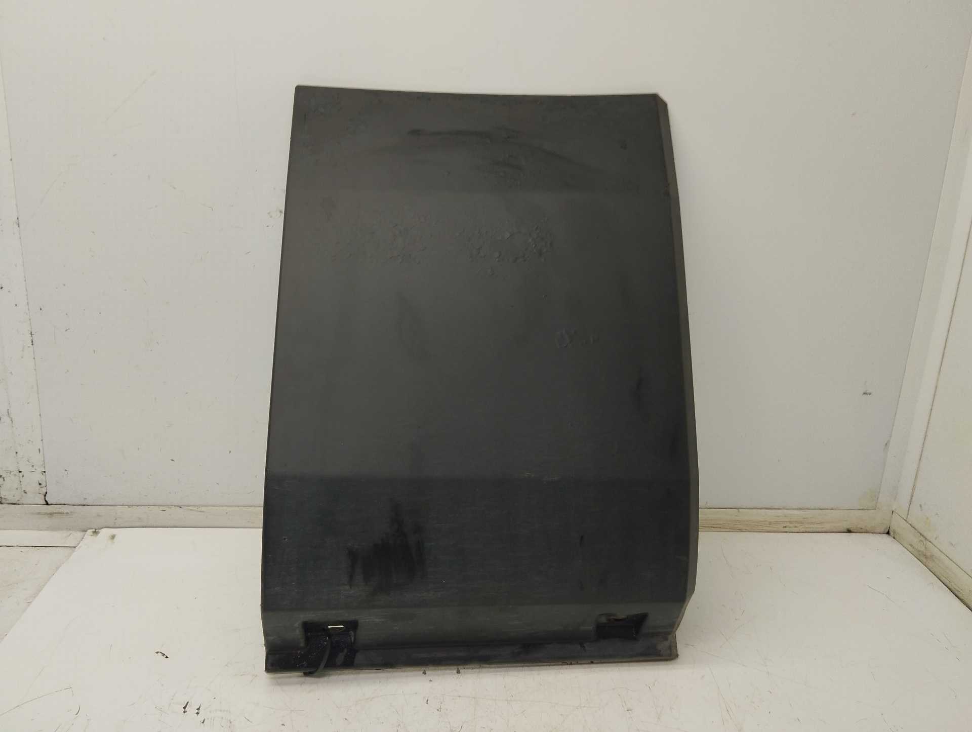 Recambio de moldura para iveco 35s12 referencia OEM IAM 5801821733  