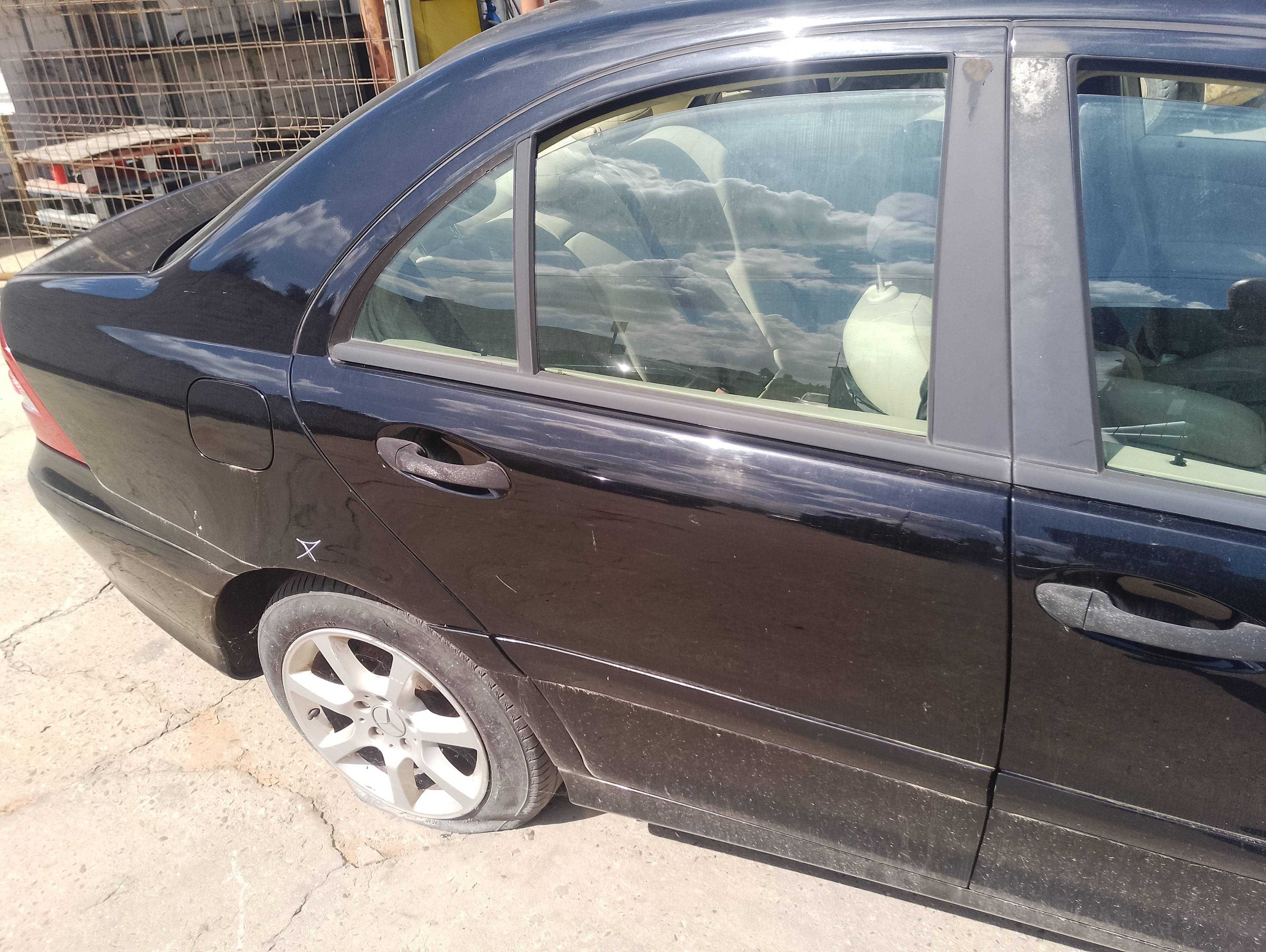 Recambio de puerta trasera derecha para mercedes-benz clase c (w203) berlina 200 cdi (203.004) referencia OEM IAM   