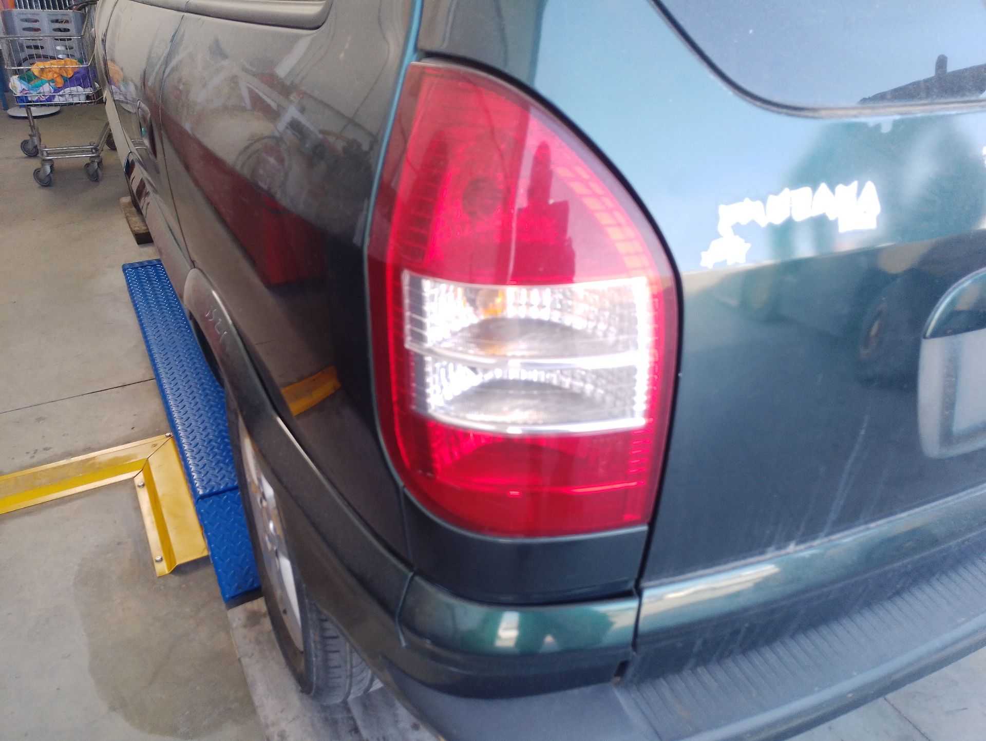 Recambio de piloto trasero izquierdo para opel zafira / zafira family b (a05) 1.8 (m75) referencia OEM IAM 9117444  