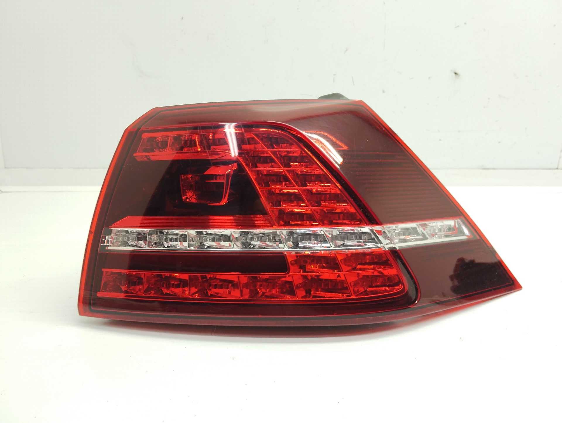 Recambio de piloto trasero derecho para volkswagen golf vii lim. 2.0 tsi referencia OEM IAM 5G0945208 81230201 