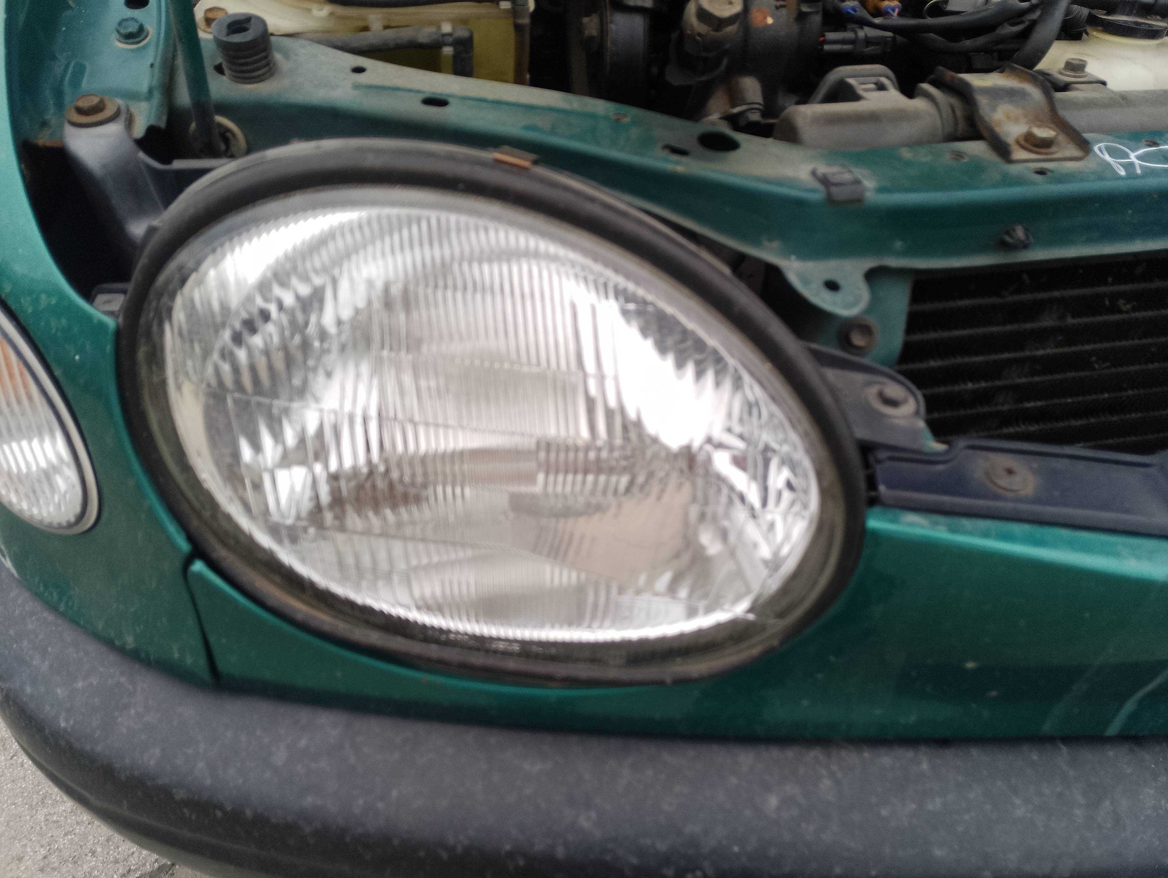 Recambio de faro derecho para toyota corolla (_e11_) 2.0 d-4d (cde110_) referencia OEM IAM   
