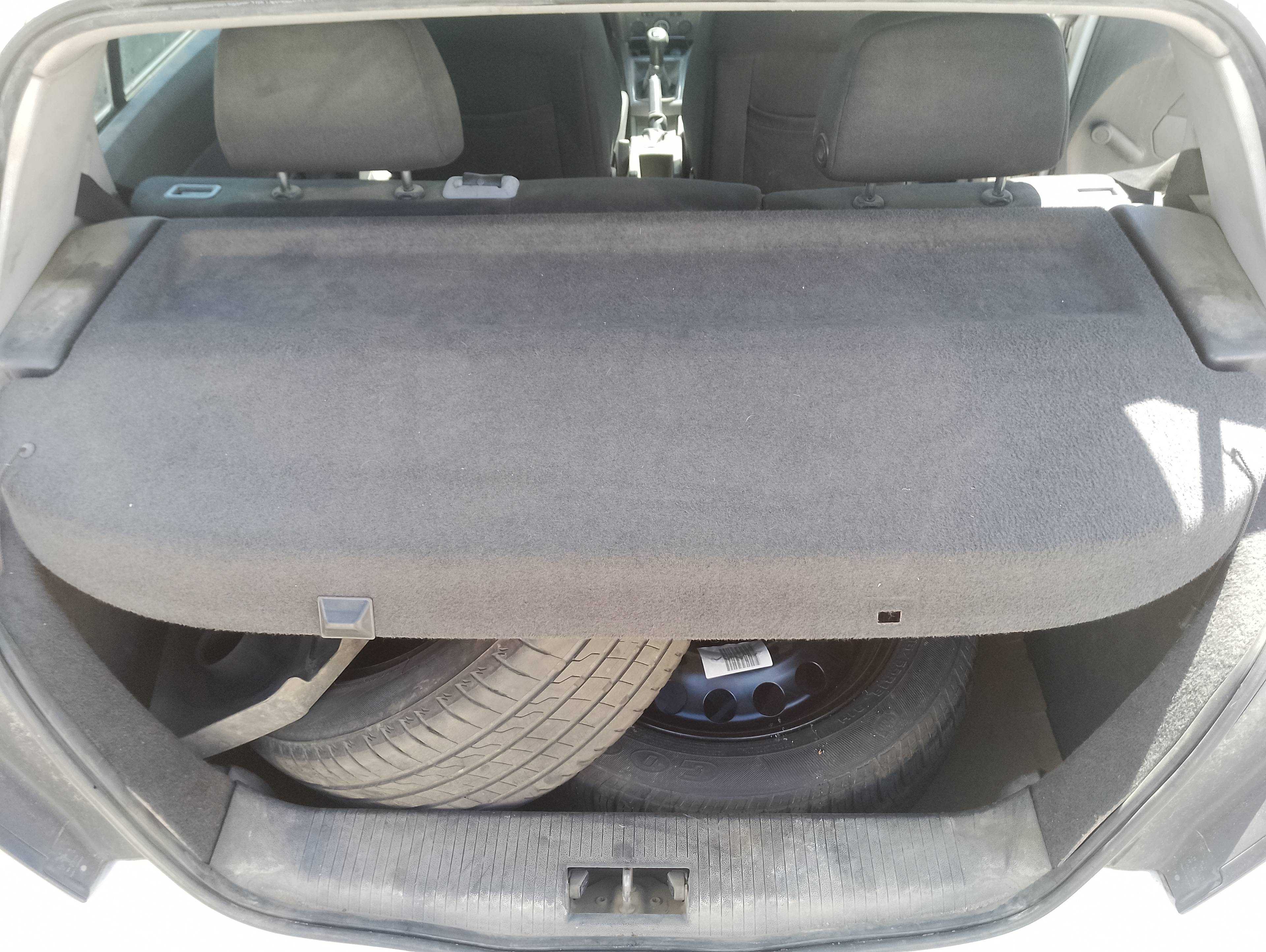 Recambio de bandeja trasera para opel astra h berlina cosmo referencia OEM IAM   
