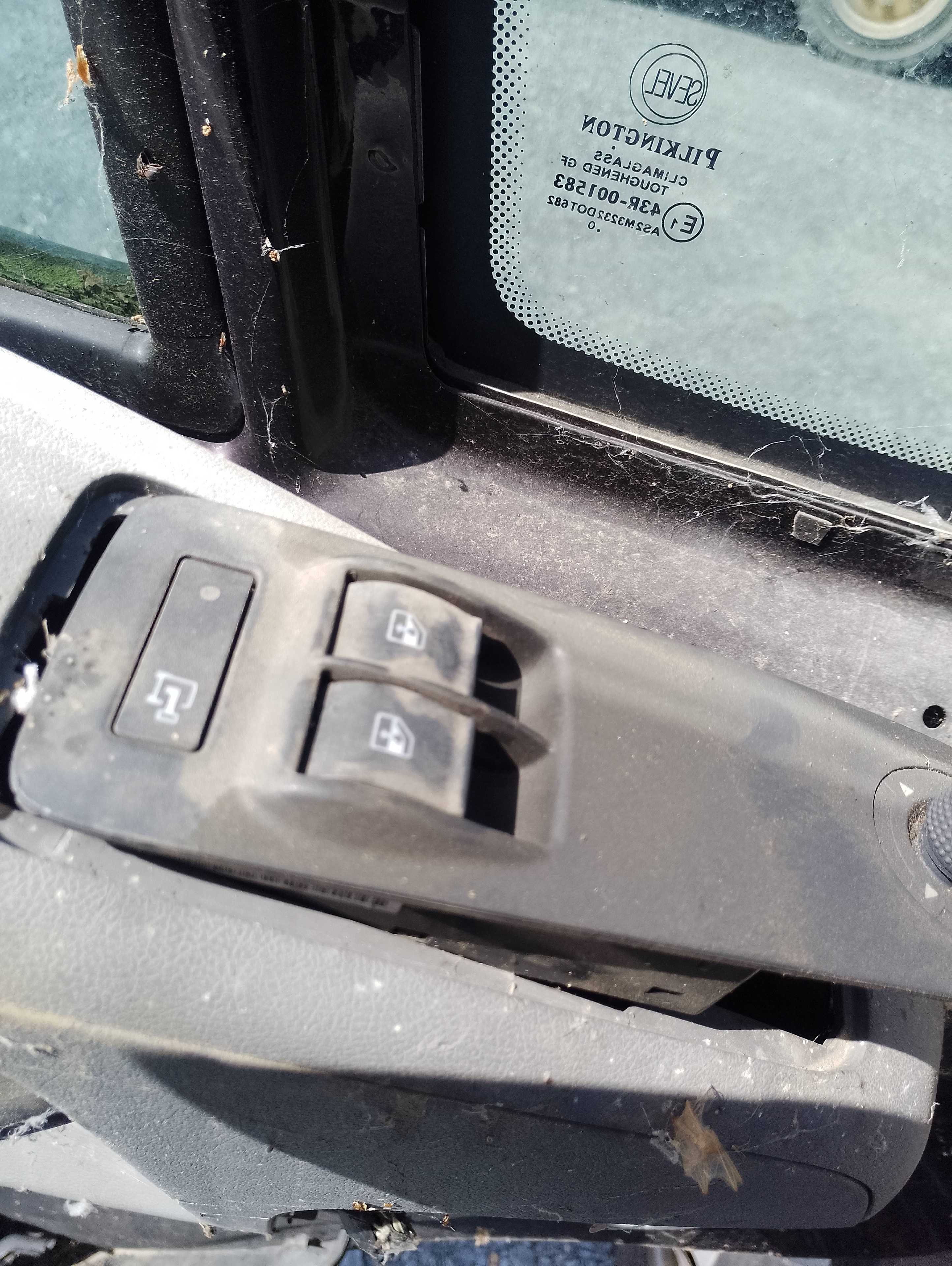 Recambio de mando elevalunas delantero izquierdo para peugeot boxer kombi (rs3000)(333) 2.2 hdi cat referencia OEM IAM   