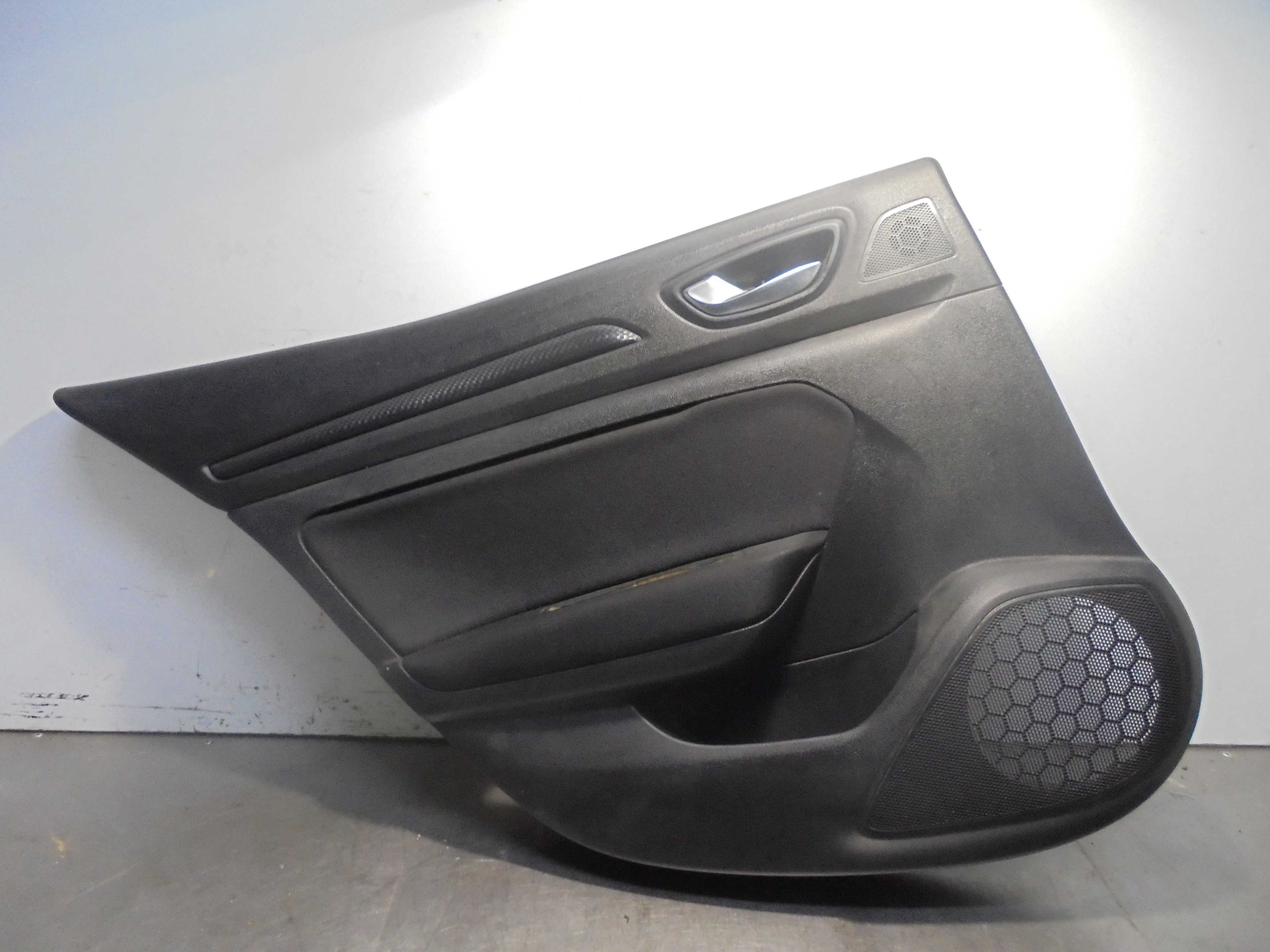 Recambio de guarnecido puerta trasera izquierda para renault megane iv berlina 5p bose-edition referencia OEM IAM 829A13587R  
