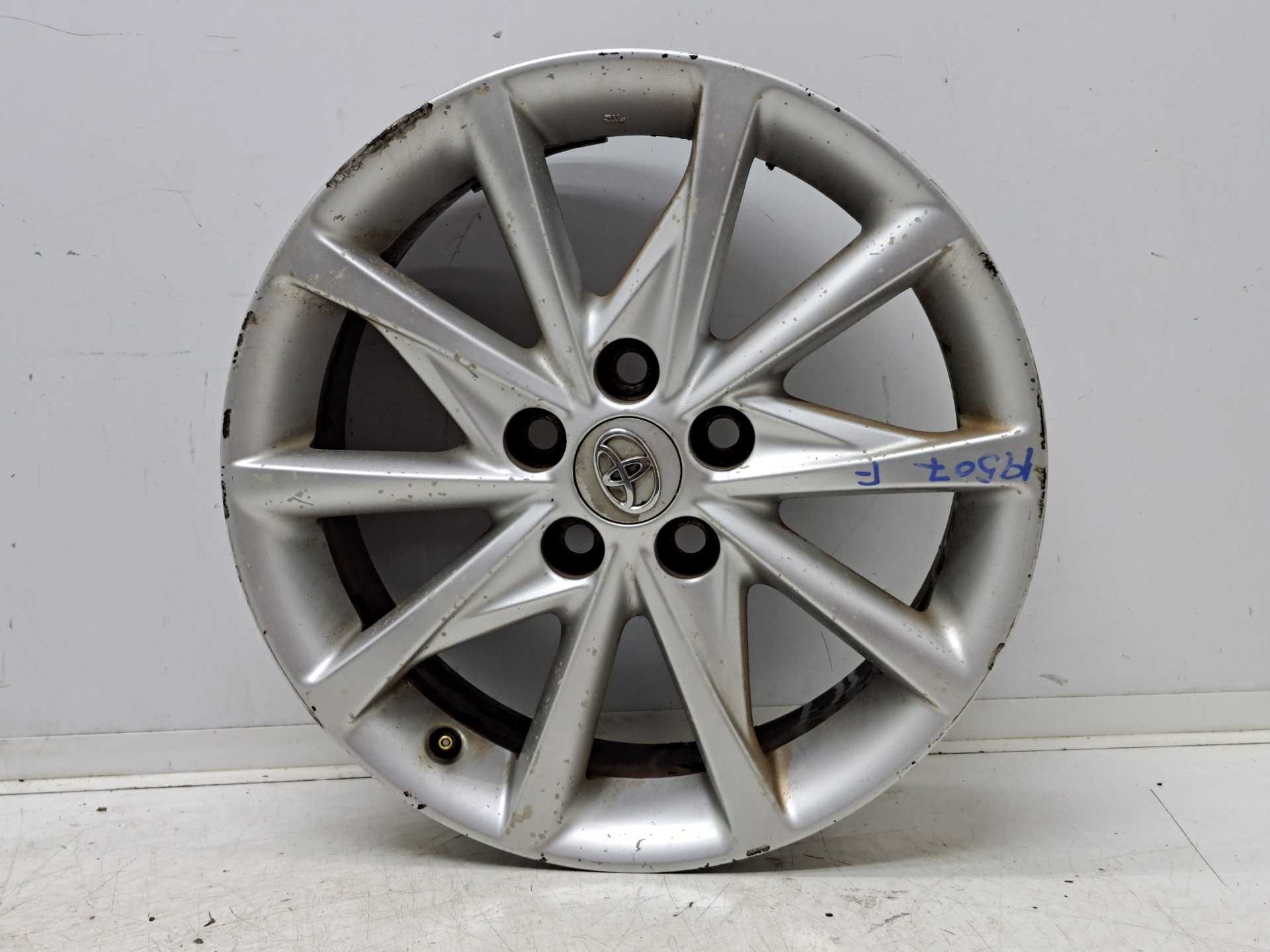 Recambio de llanta para toyota prius+ basis referencia OEM IAM R17  