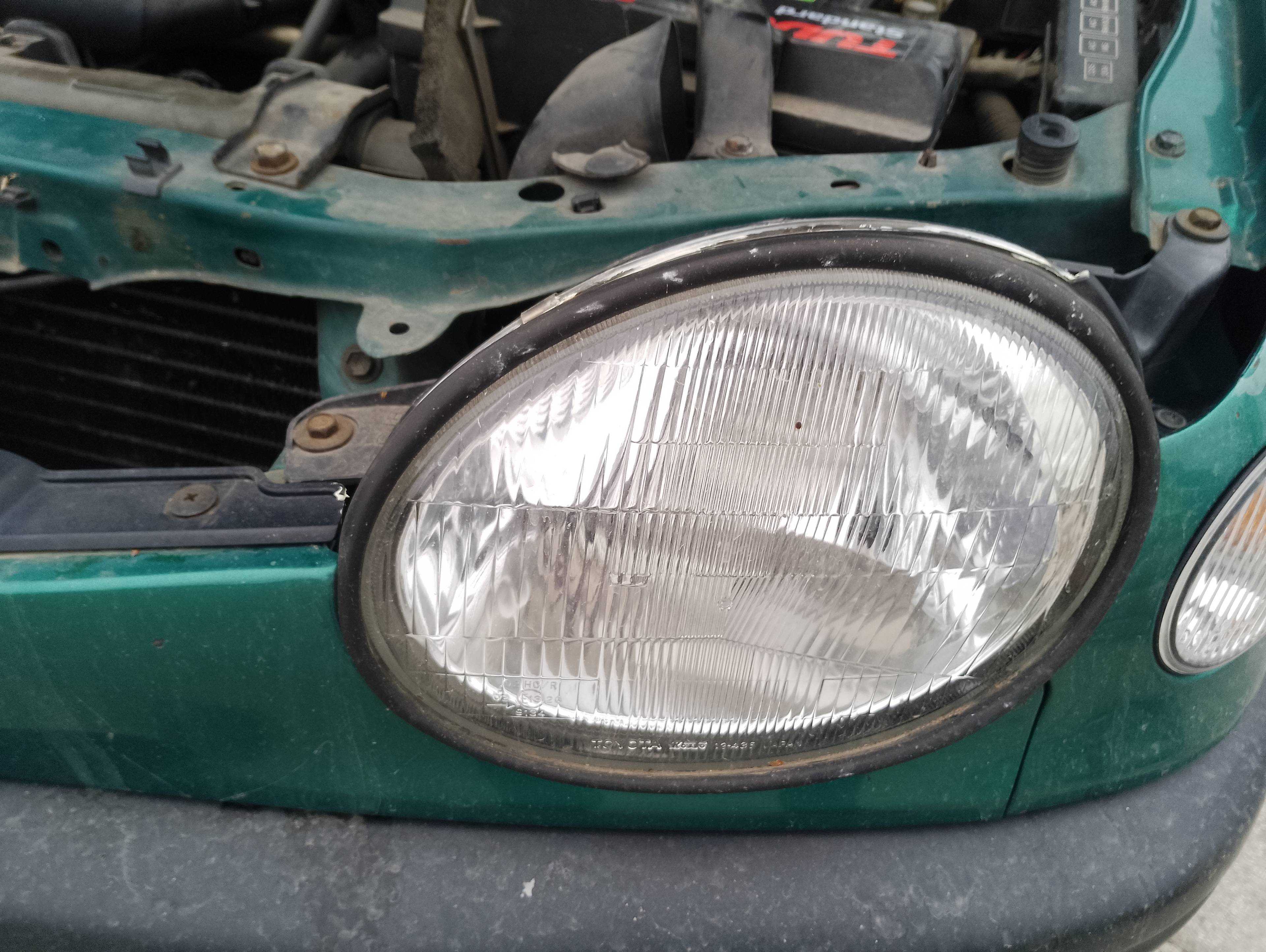Recambio de faro izquierdo para toyota corolla (_e11_) 2.0 d-4d (cde110_) referencia OEM IAM   