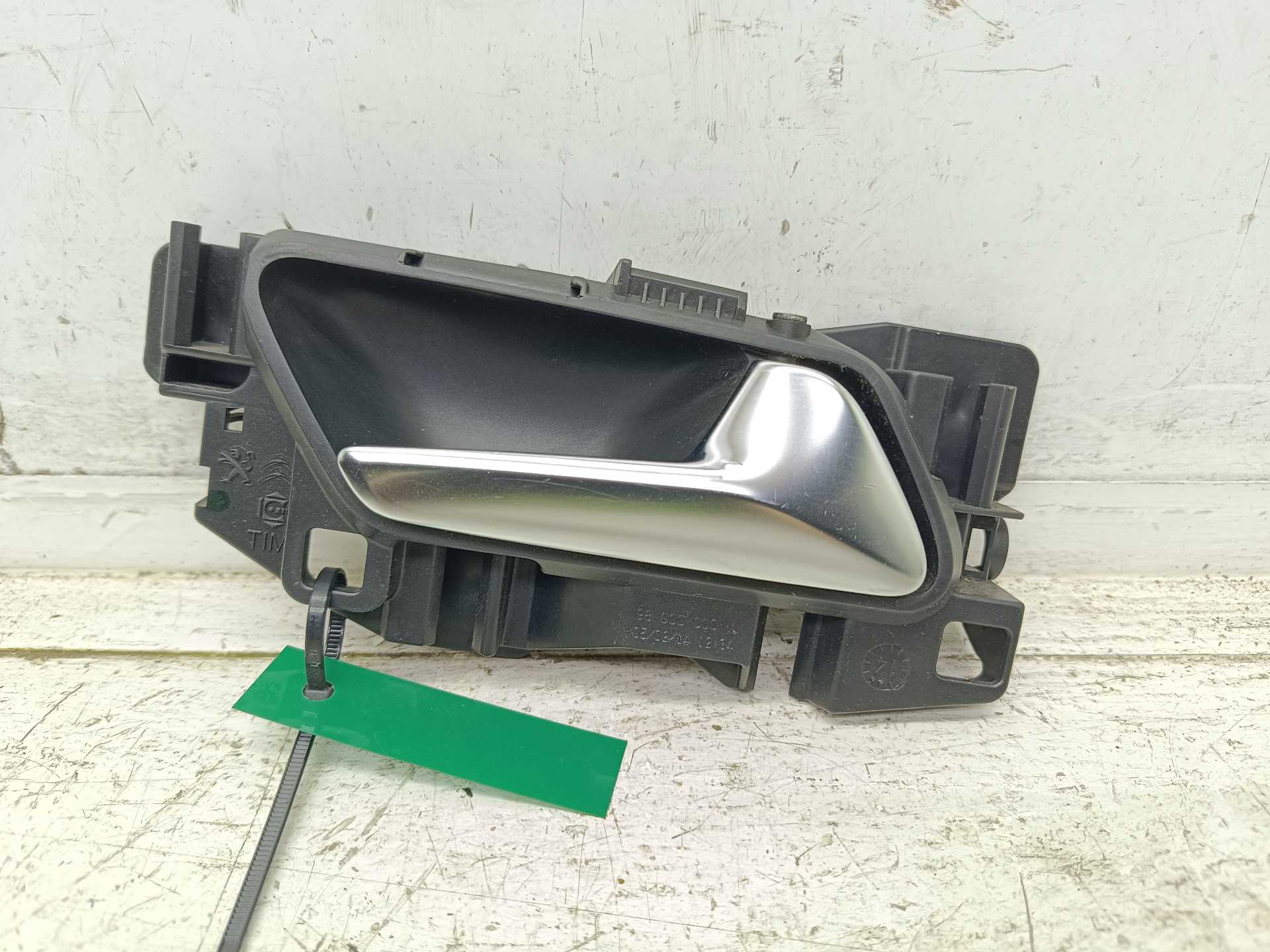 Recambio de maneta interior delantera derecha para peugeot 308 active referencia OEM IAM 98000000VV  