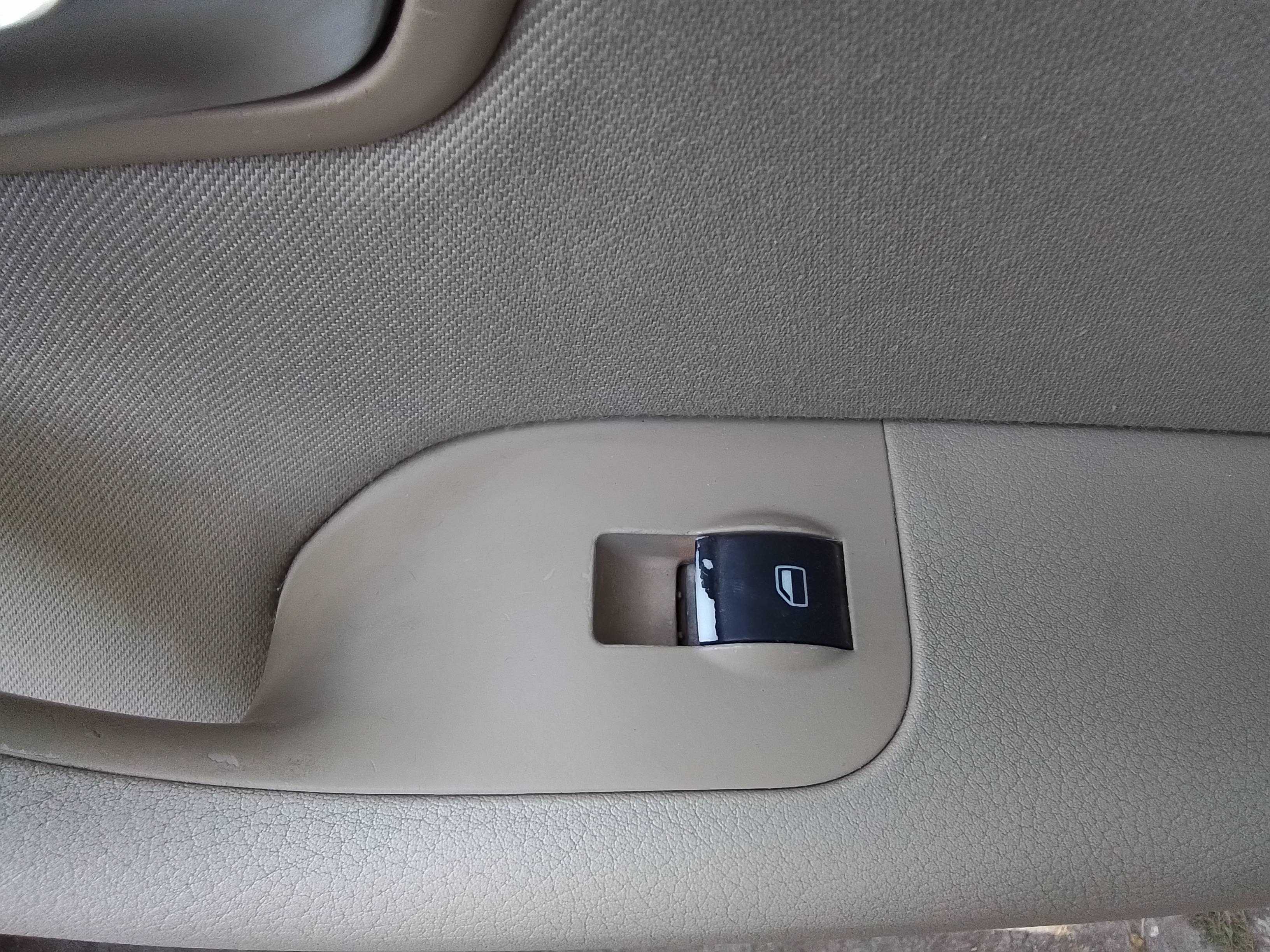 Recambio de mando elevalunas delantero derecho para audi a4 berlina (8e) 2.0 tdi 16v (103kw) referencia OEM IAM   