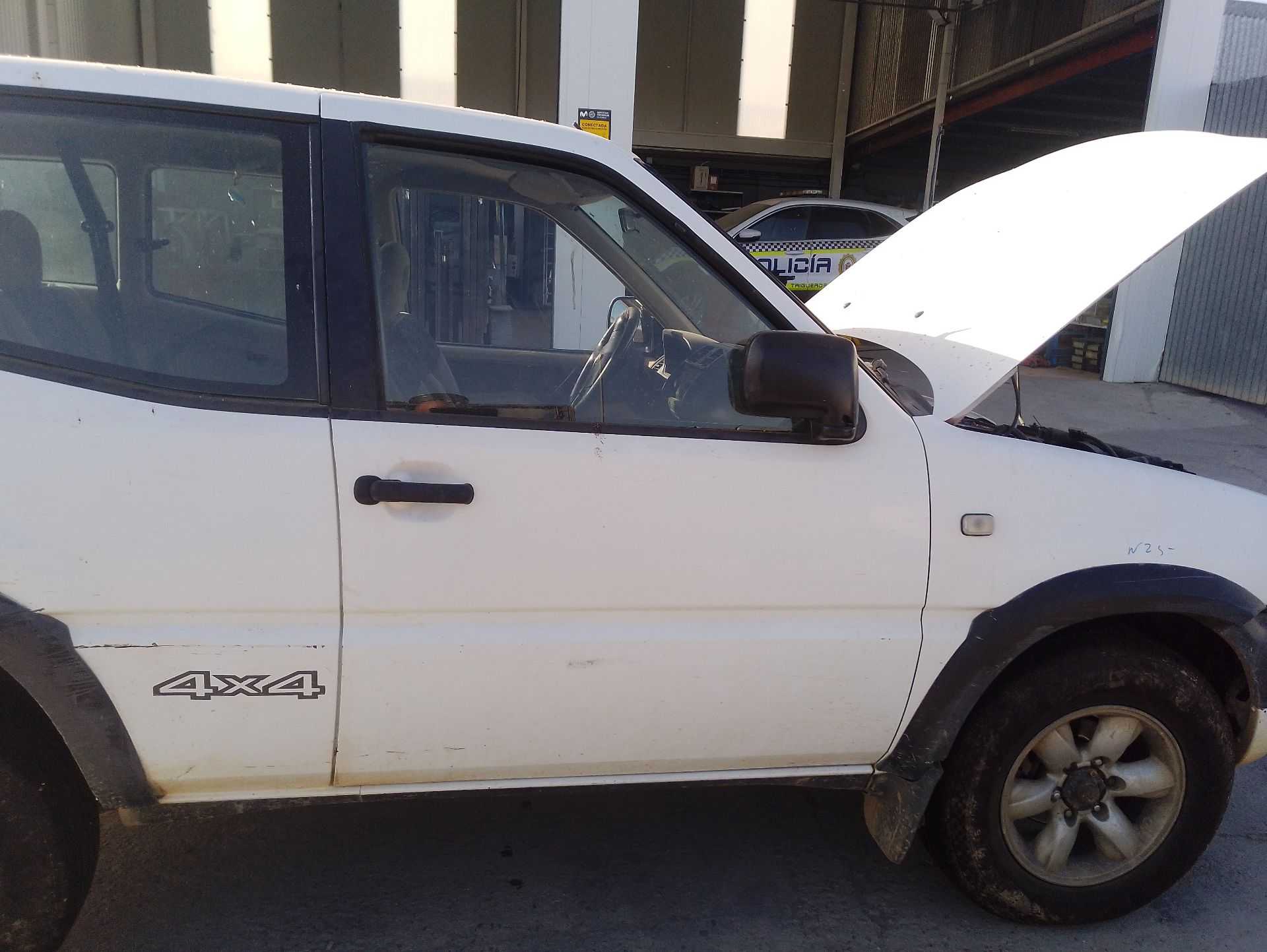 Recambio de puerta delantera derecha para nissan terrano ii (r20) 2.7 tdi 4wd referencia OEM IAM 801007F030  