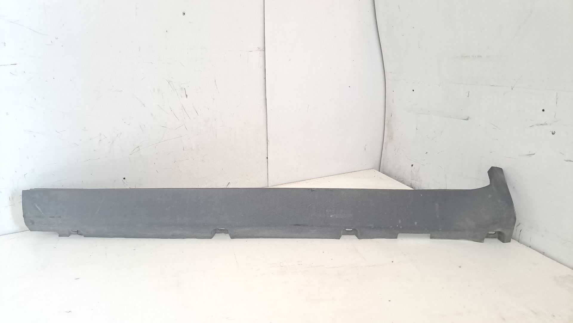 Recambio de faldon lateral para ford kuga (cbv) titanium referencia OEM IAM 8v41s10155ac  