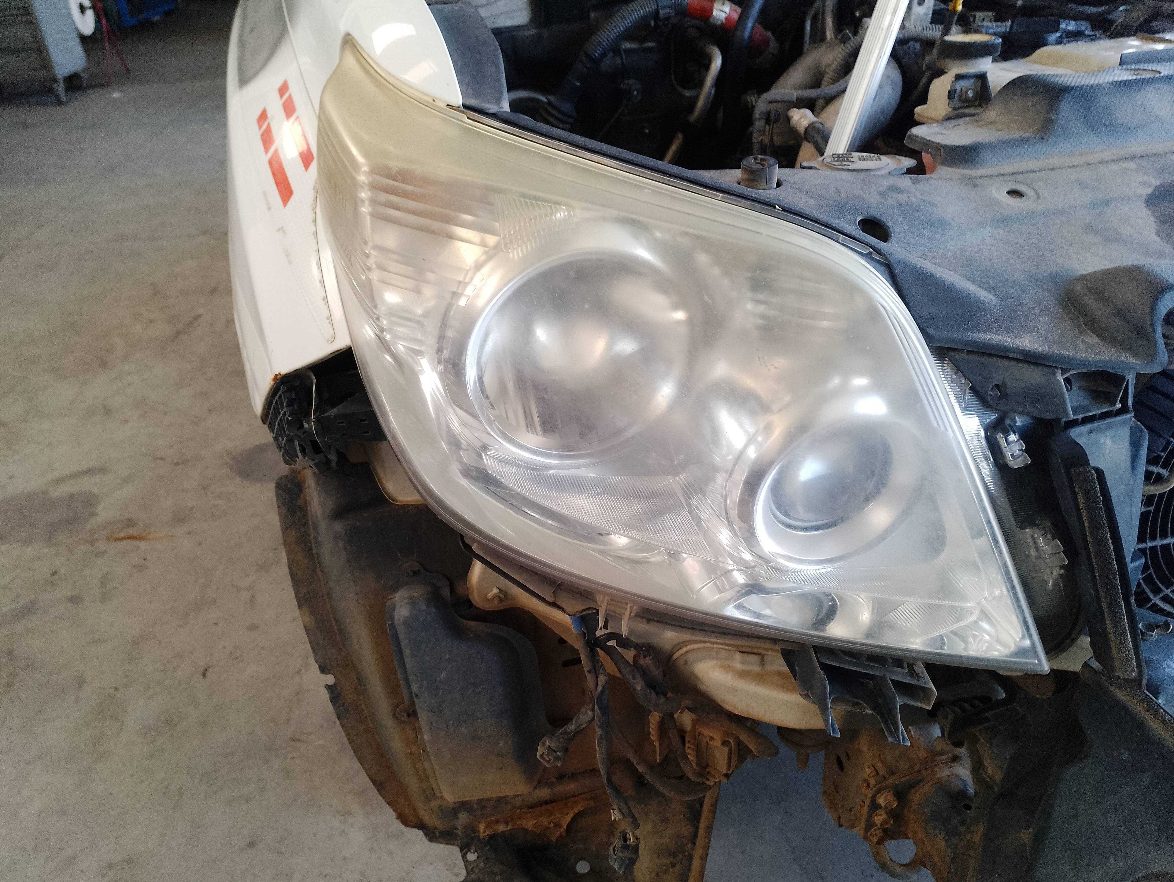 Recambio de faro derecho para toyota land cruiser (j15) referencia OEM IAM   