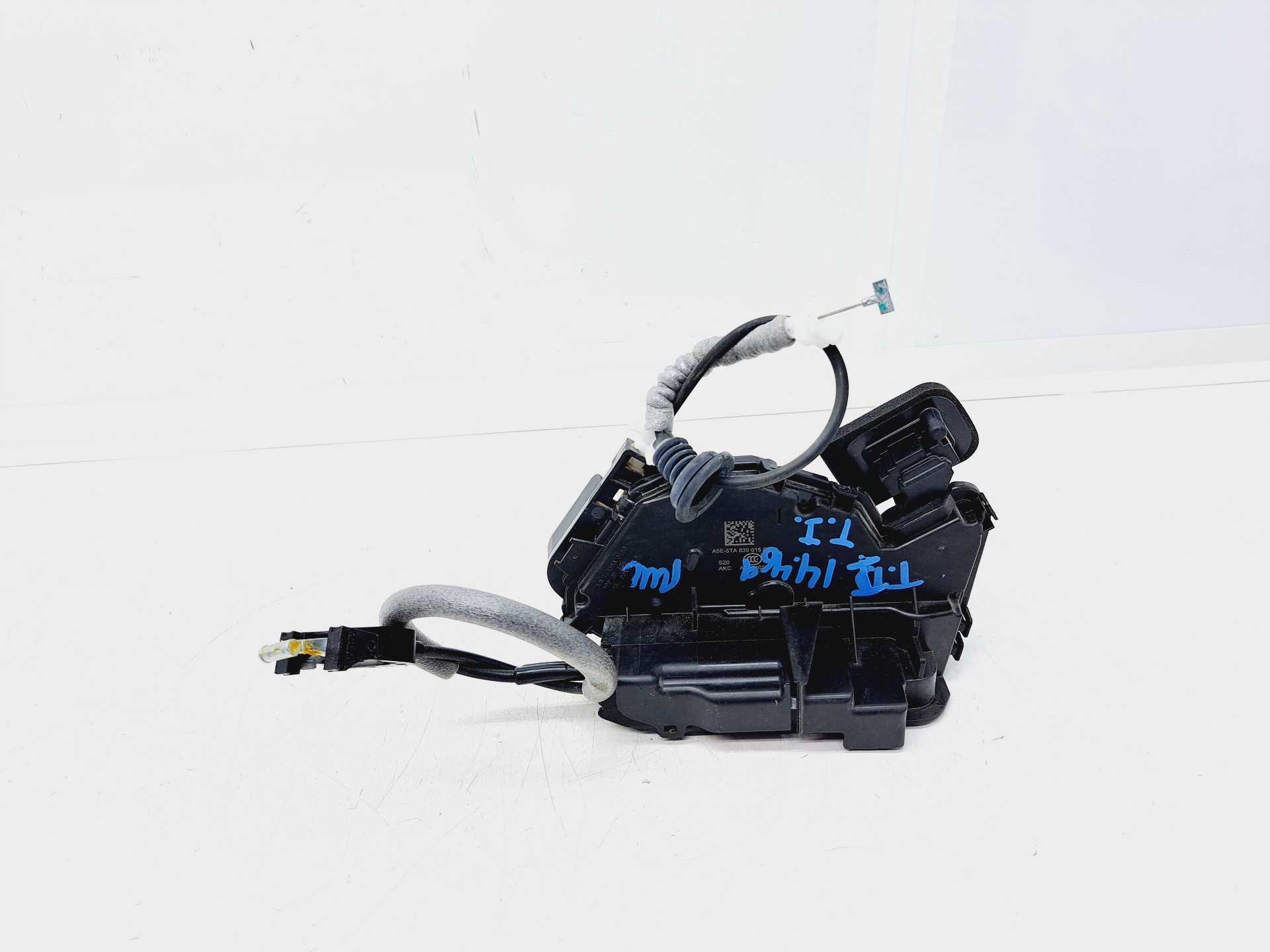 Recambio de cerradura puerta trasera izquierda para skoda fabia active referencia OEM IAM A5E5TA839015E  