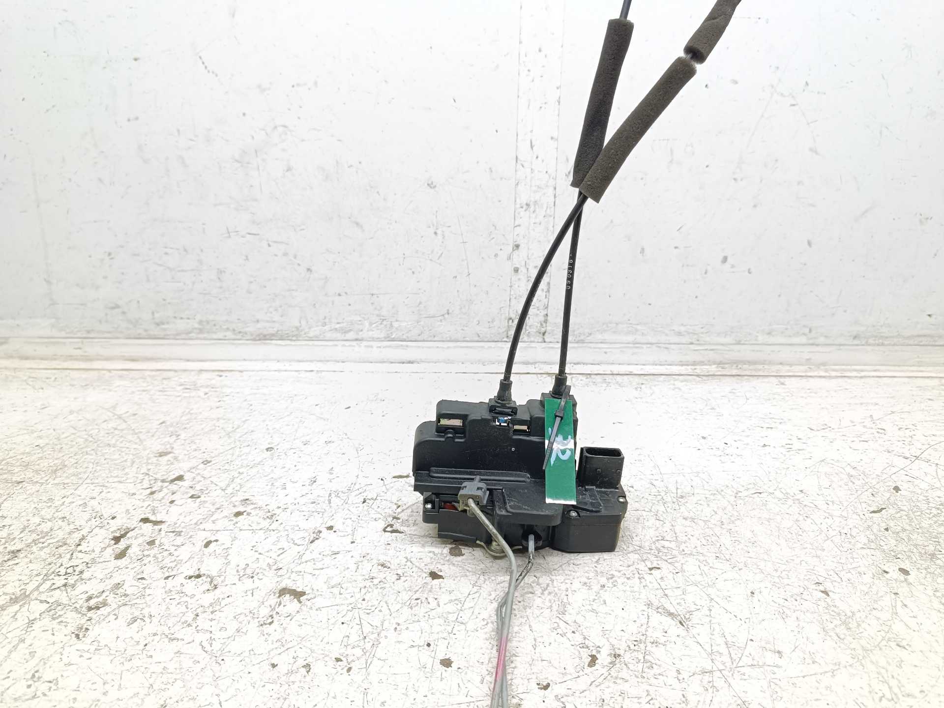 Recambio de cerradura puerta delantera izquierda para chevrolet captiva 2.4 ls referencia OEM IAM A046818  