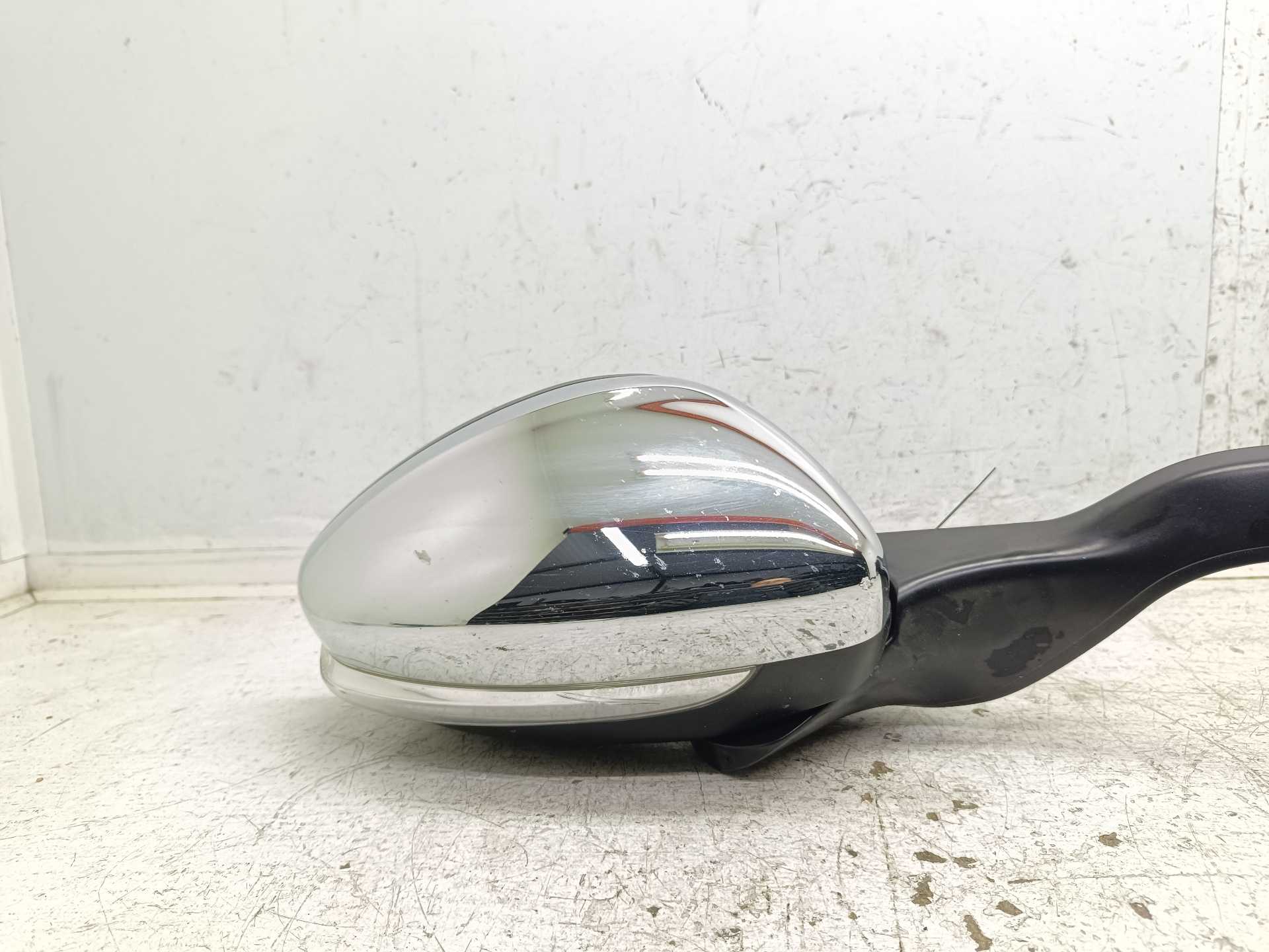 Recambio de retrovisor derecho para peugeot 208 style referencia OEM IAM 232673078  