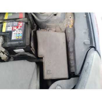 CAJA RELES / FUSIBLES 