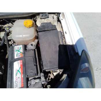 CAJA RELES / FUSIBLES 