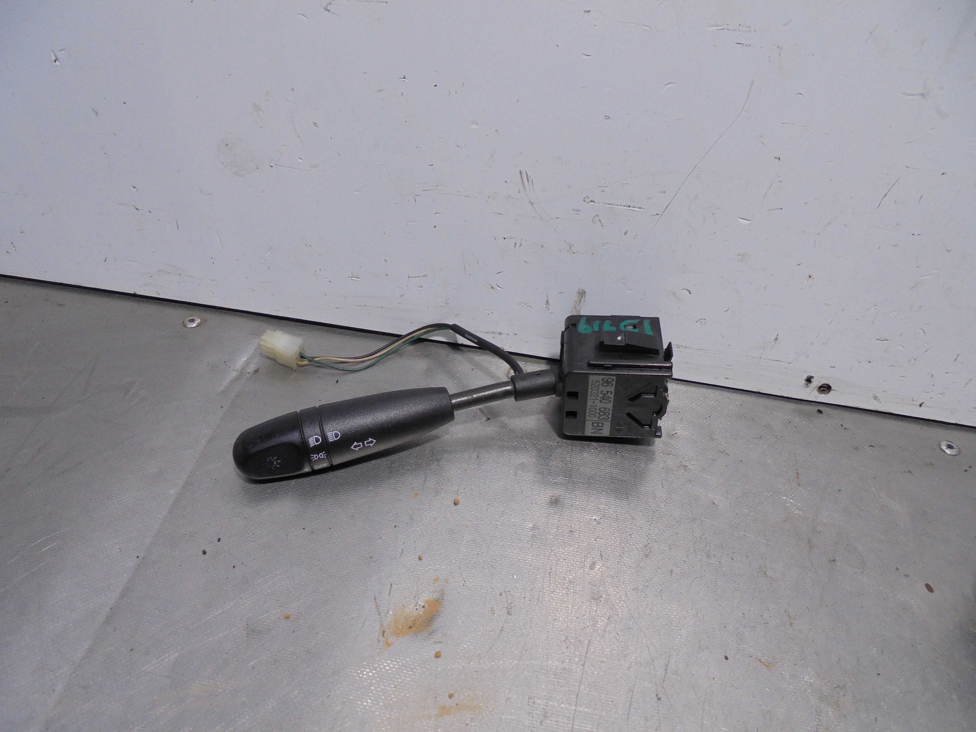 Recambio de mando intermitentes para daewoo kalos 1.2 se referencia OEM IAM 96540683 DAEWOO 