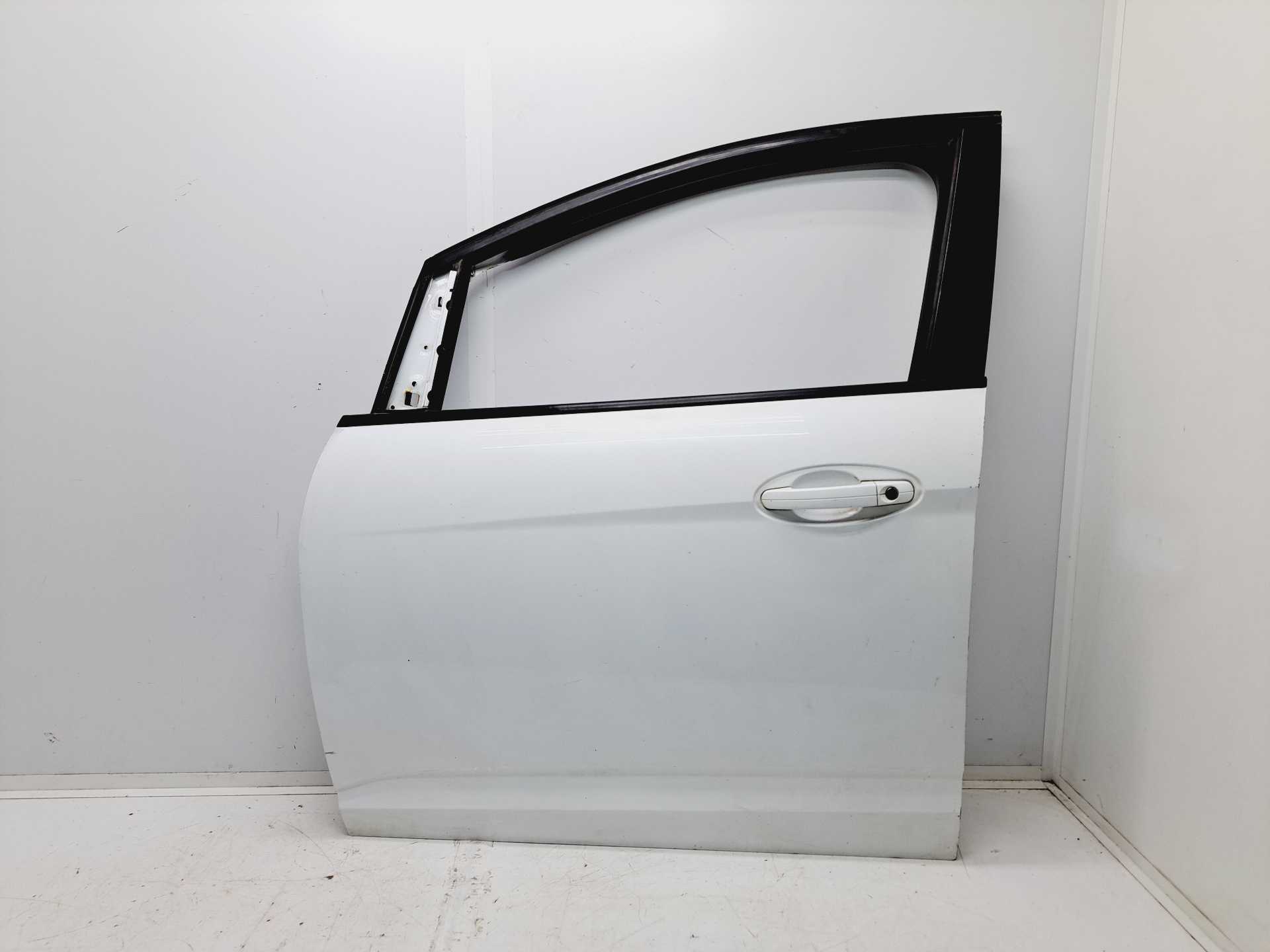 Recambio de puerta delantera izquierda para ford c-max titanium referencia OEM IAM   